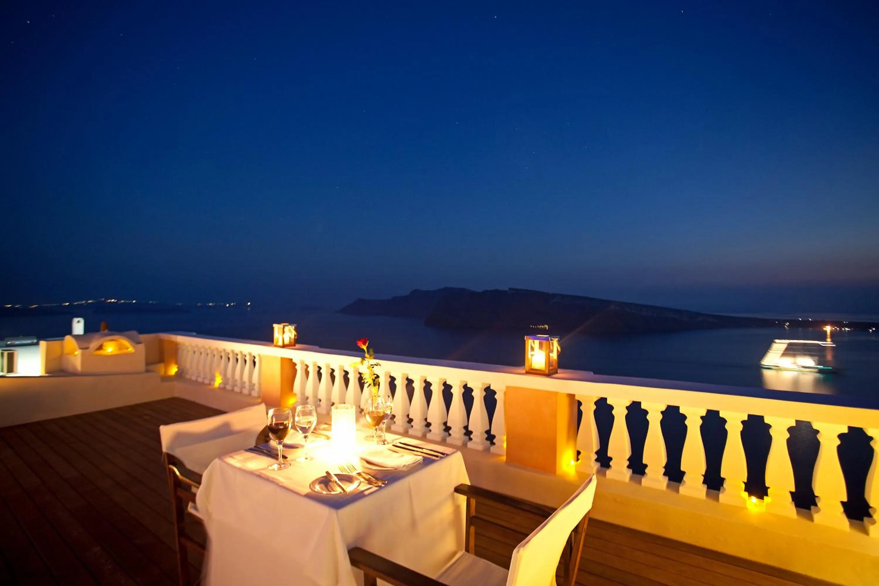 Night in Oia Mansion