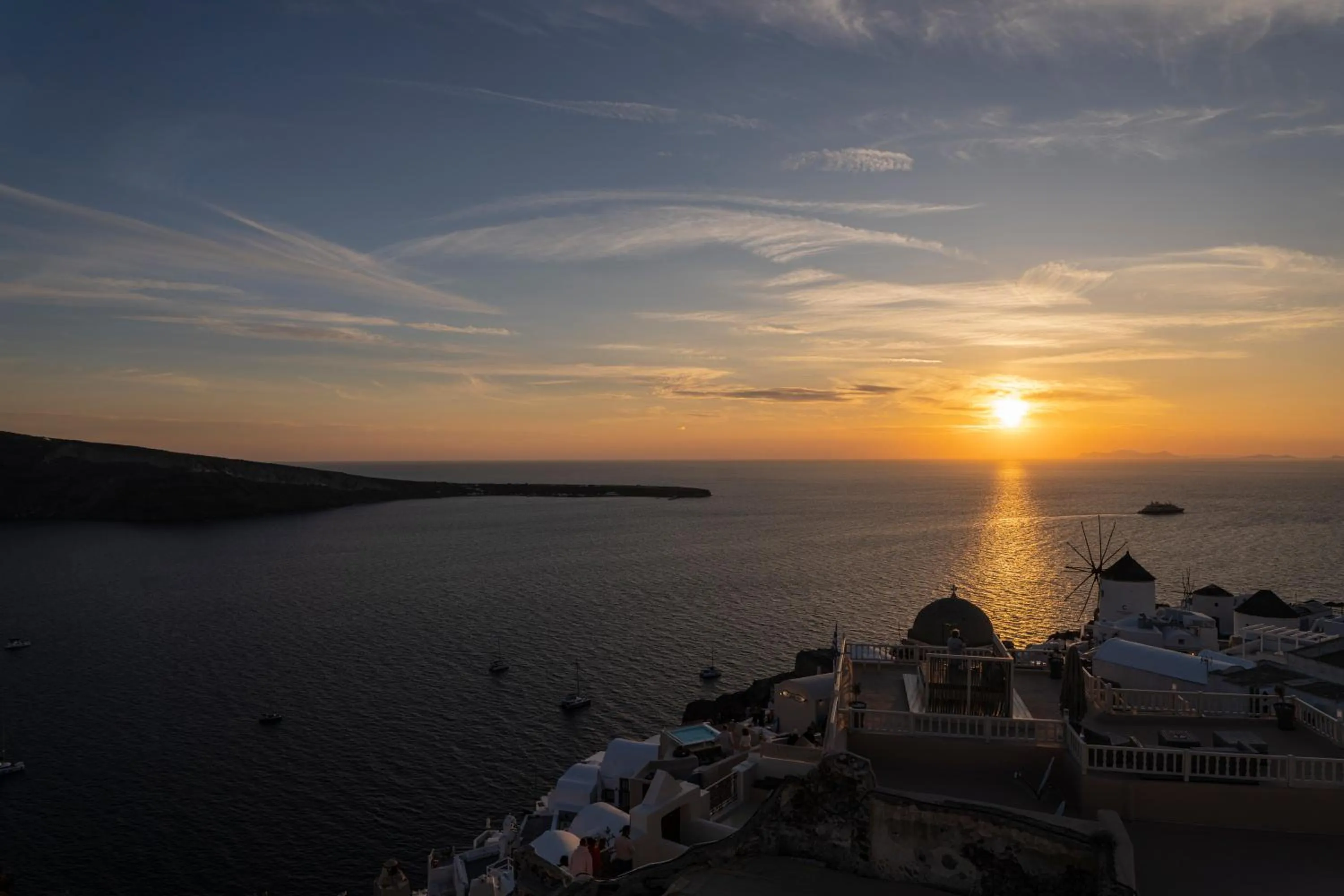 Natural landscape in Oia Mansion