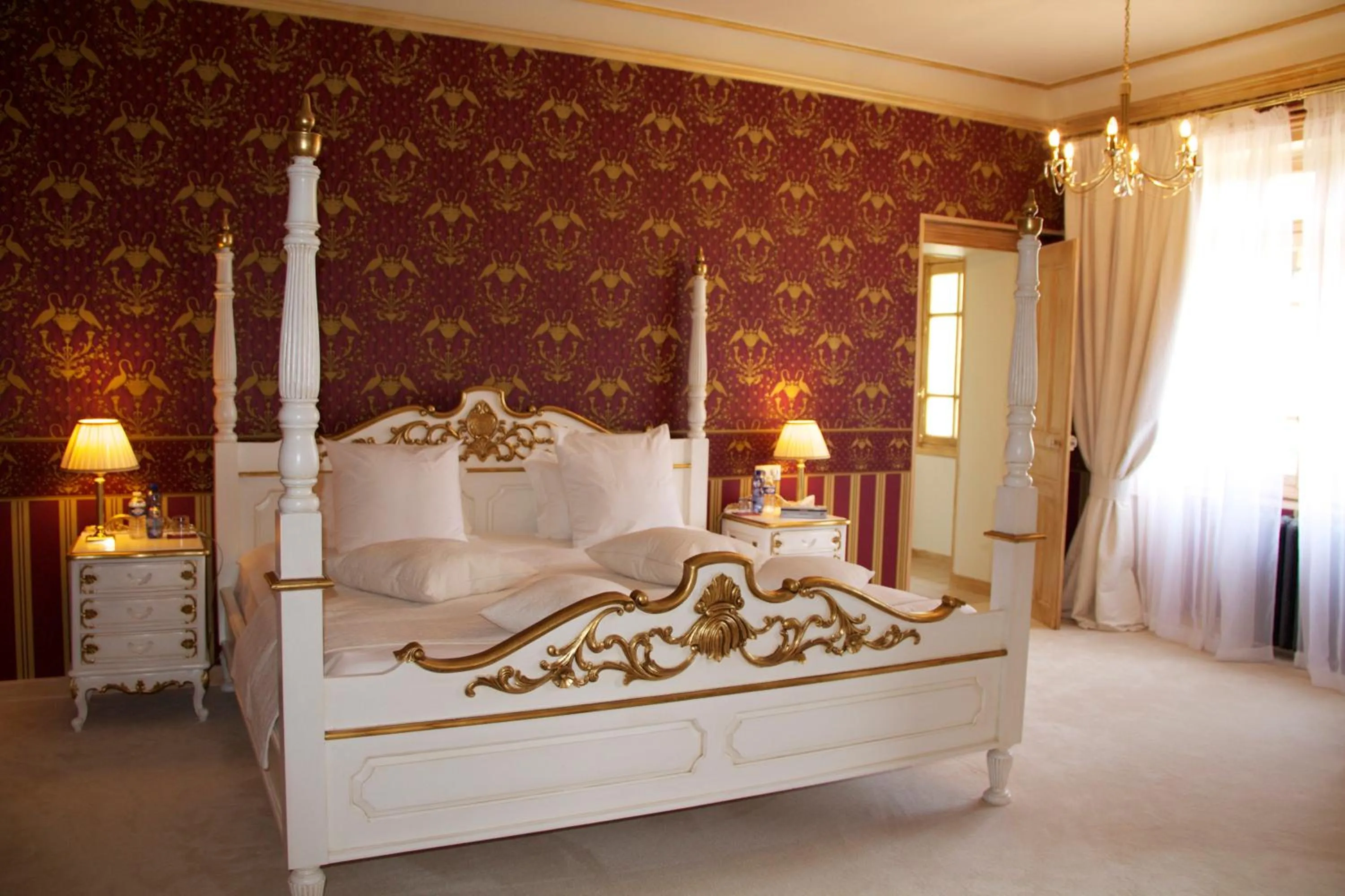 Bedroom, Bed in Château de Béguin