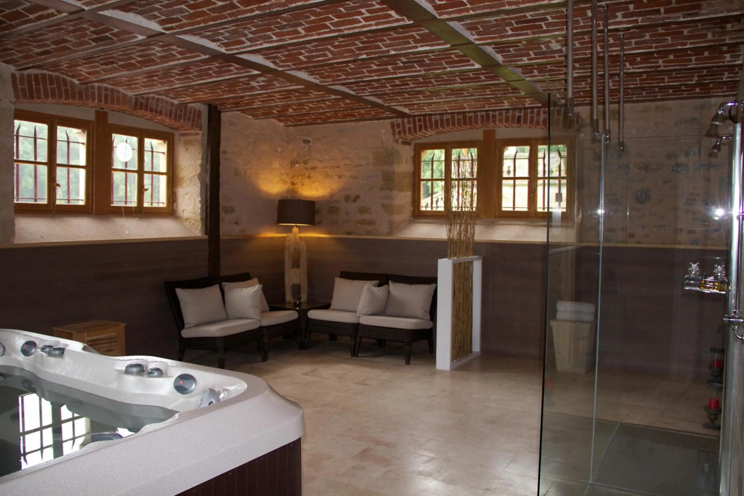 Hot Tub in Château de Béguin