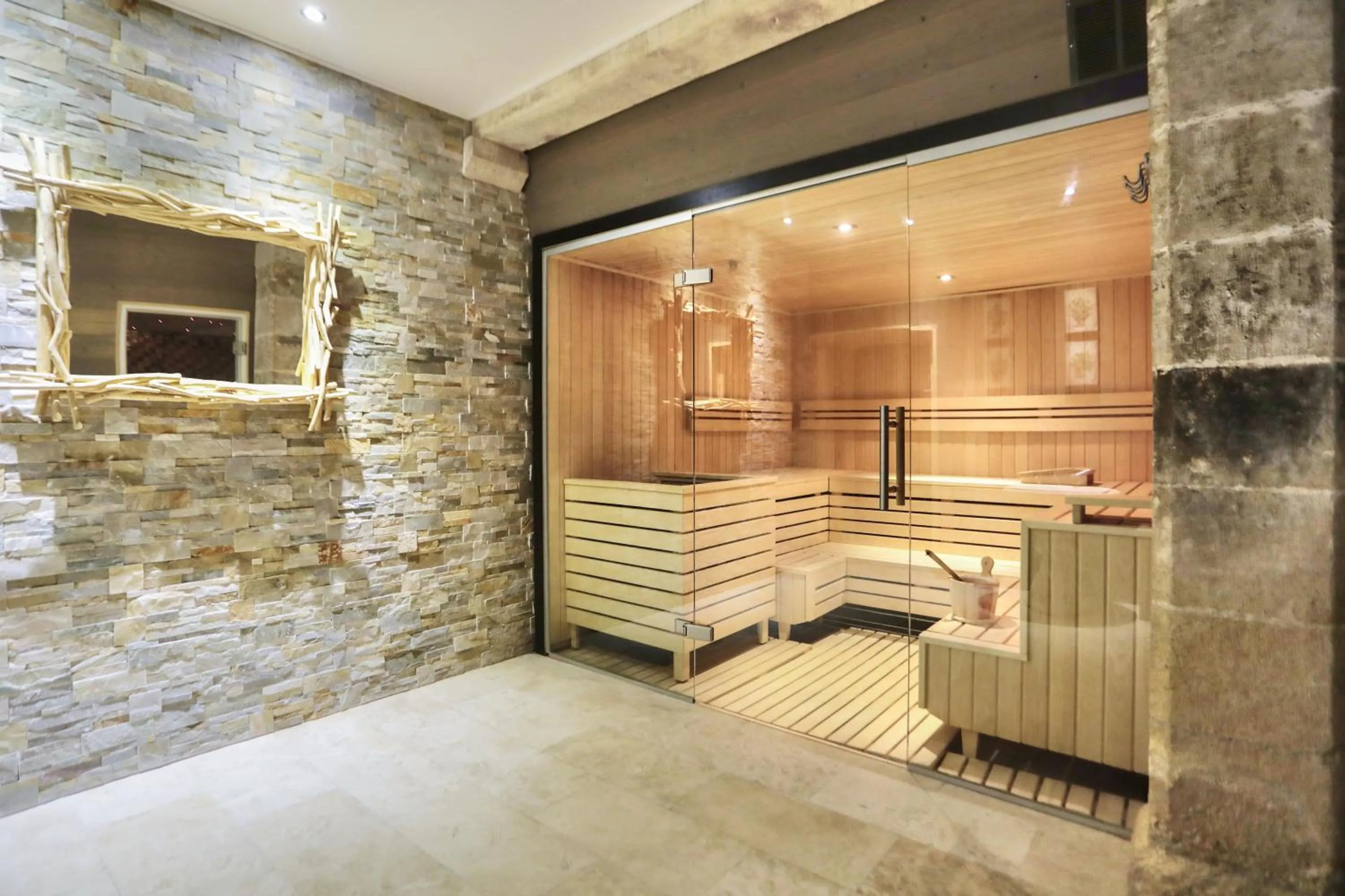 Spa and wellness centre/facilities in Château de Béguin