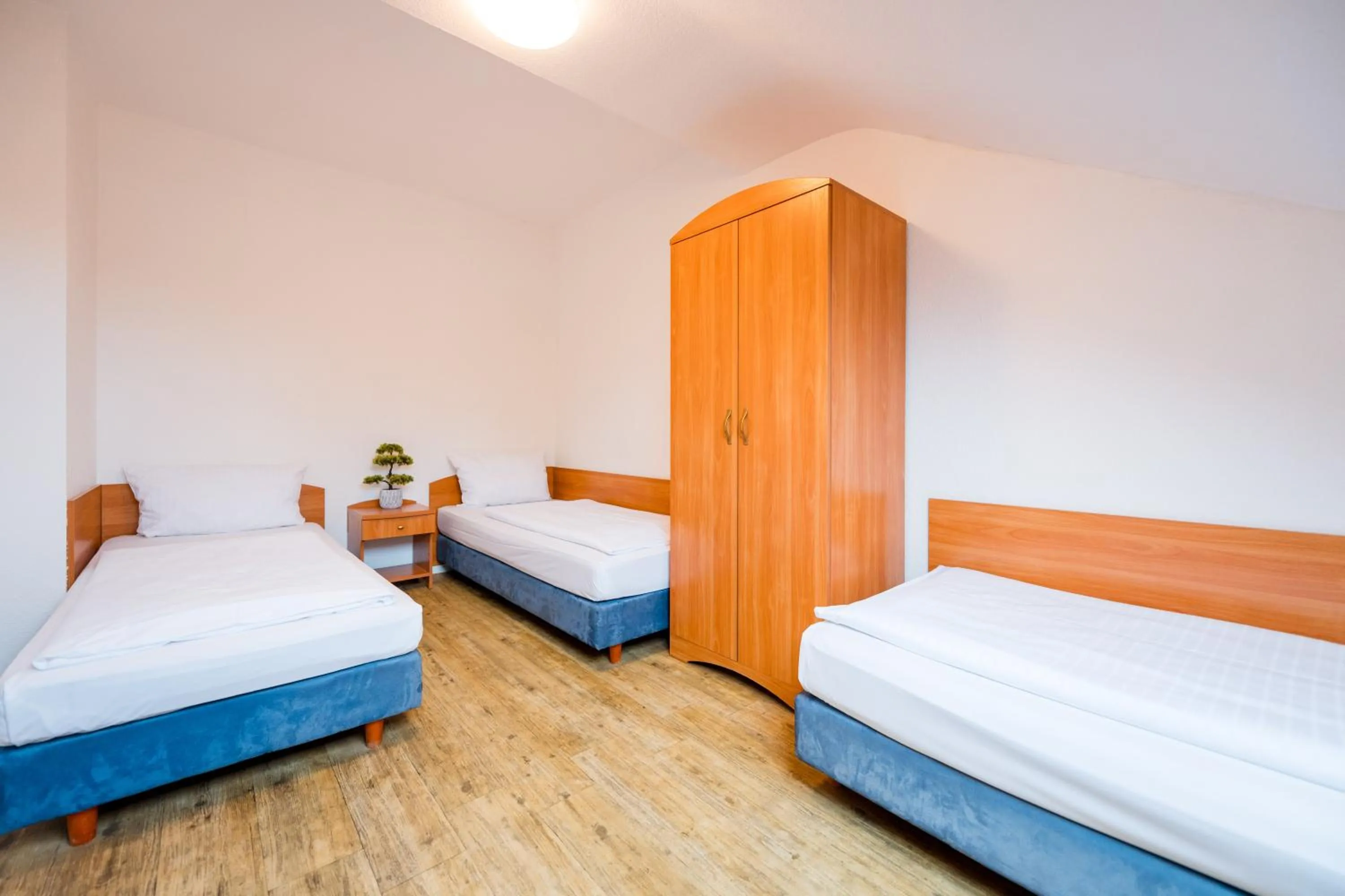 Photo of the whole room, Bed in Hotel Admiral am Zoo