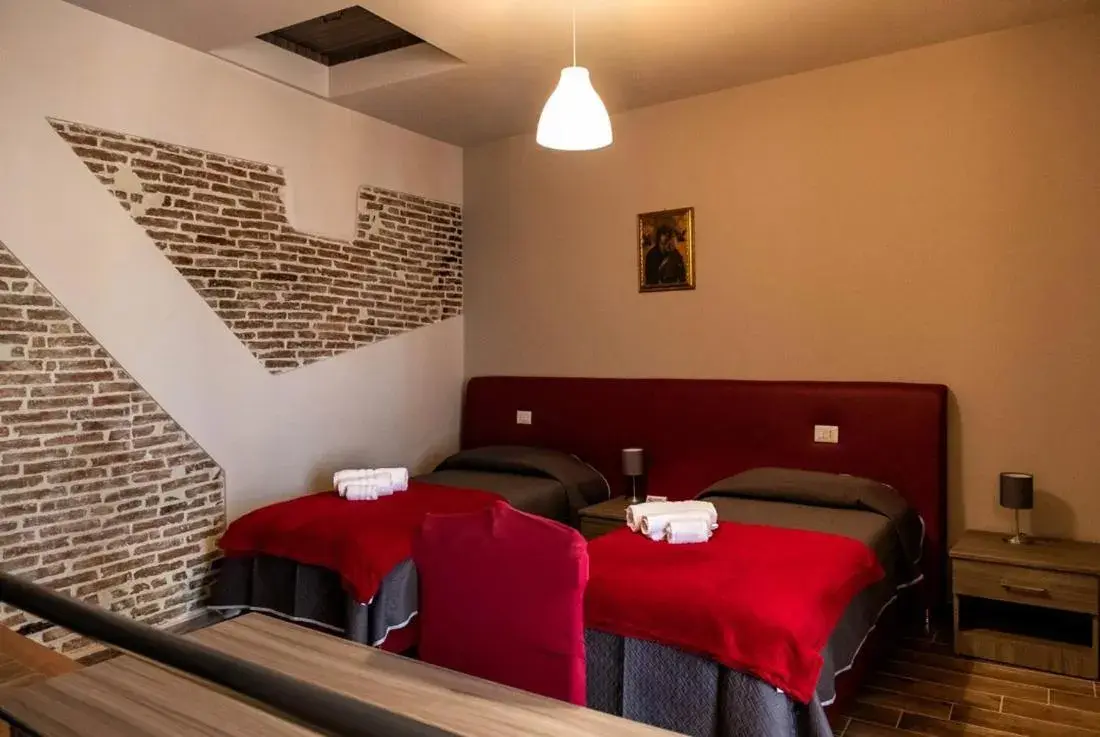 Twin Room with Balcony - single occupancy in Il Carro Comfortable Rooms Twin Room with Balcony - single occupancy in Il Carro Comfortable Rooms