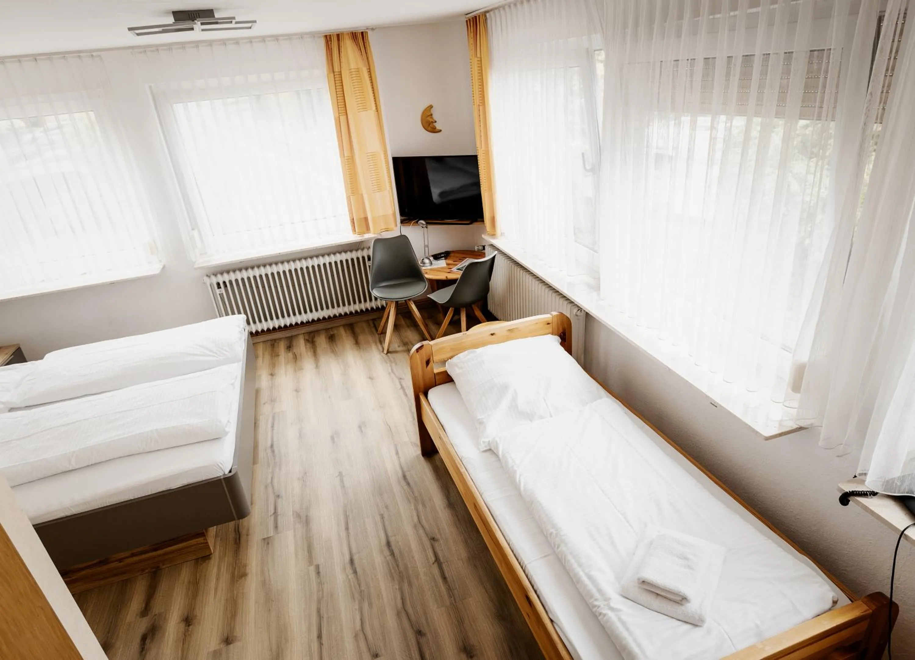 Bed in Hotel-Restaurant Zum Schwalbennest