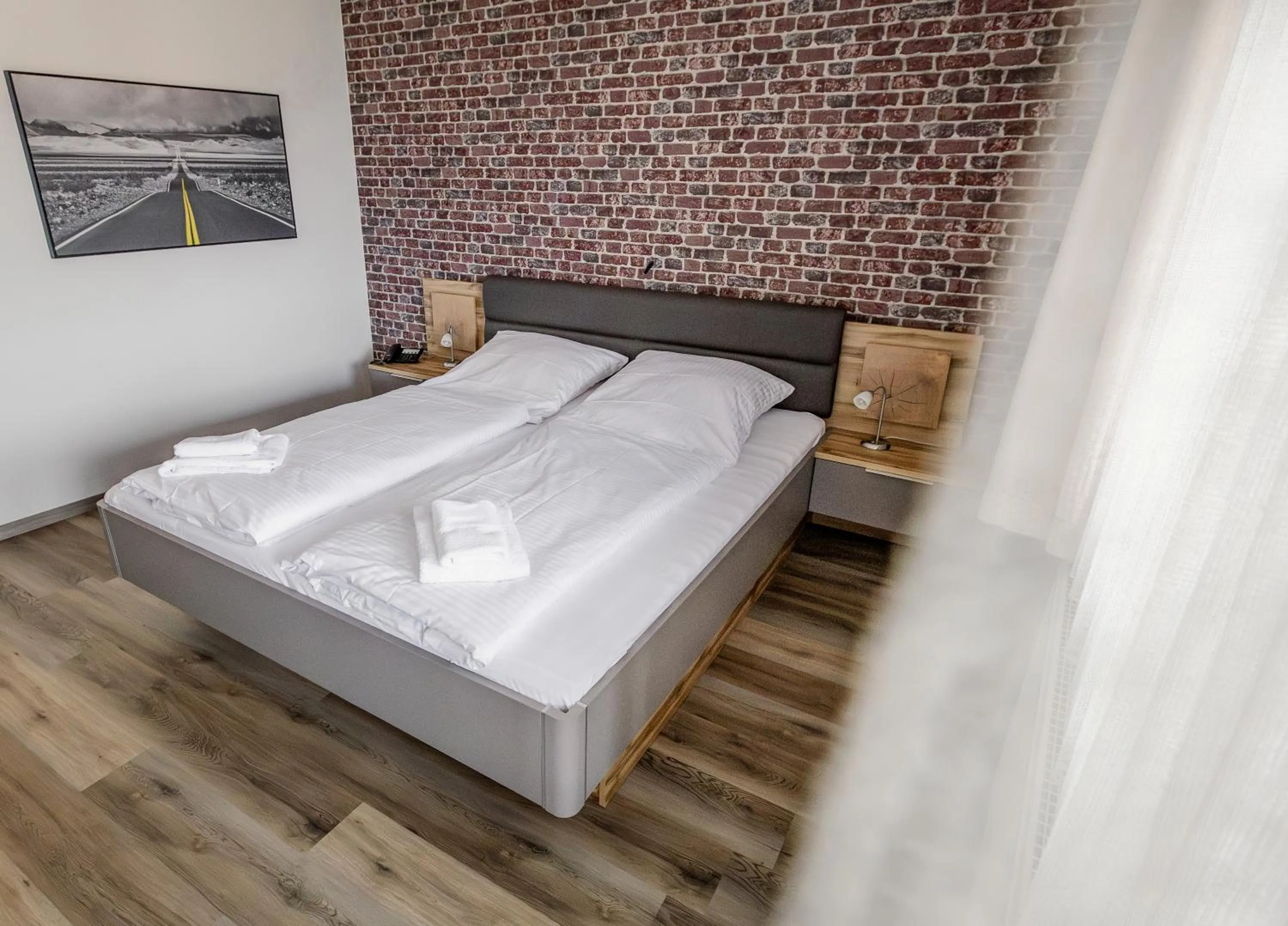 Bed in Hotel-Restaurant Zum Schwalbennest