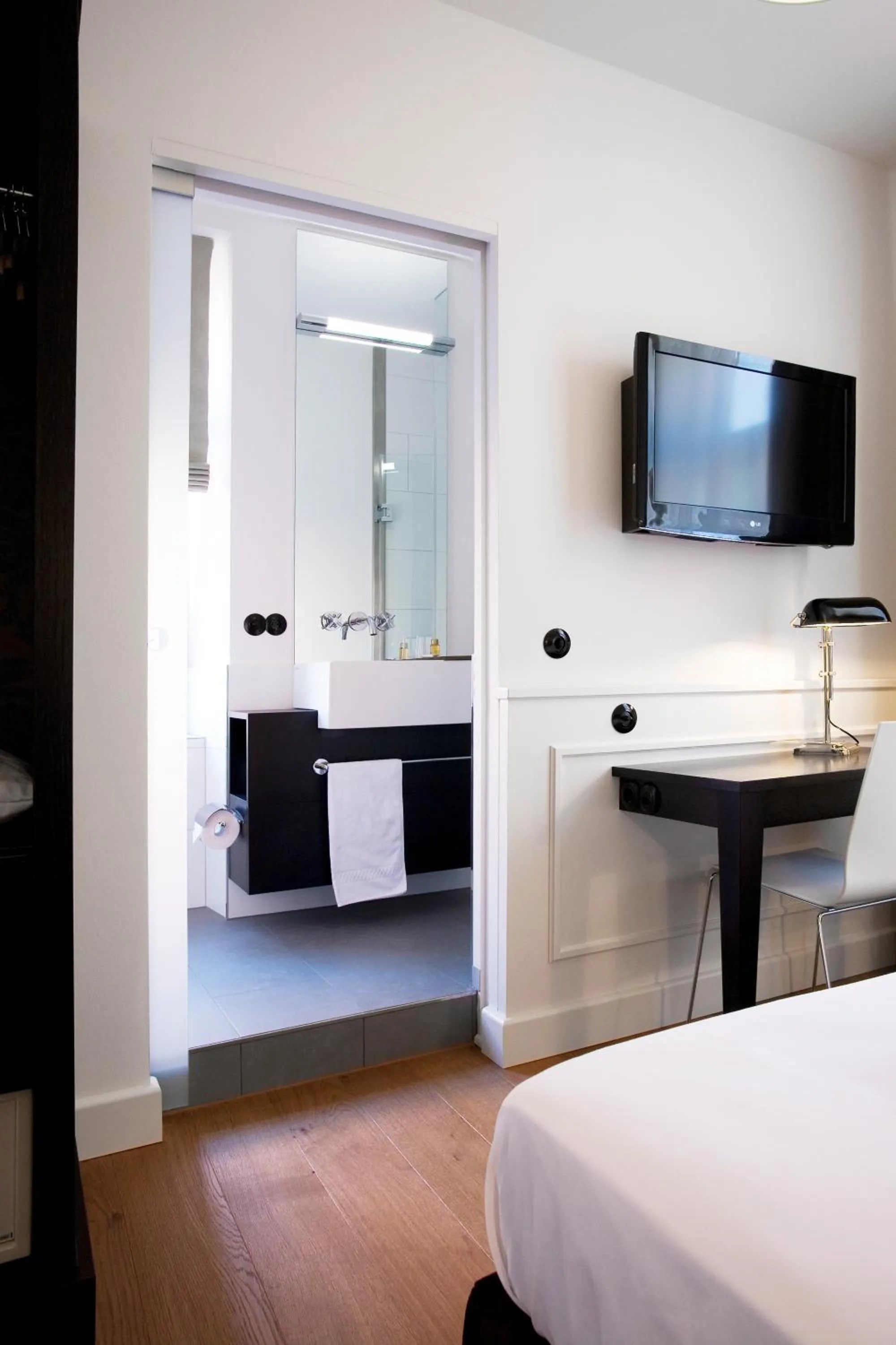 Decorative detail, Bed in Hotel Schwarzwälder Hof