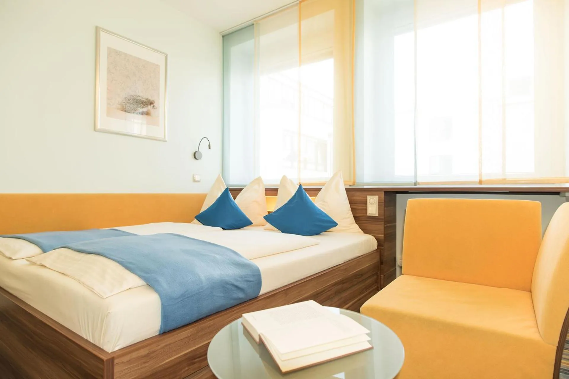 Bedroom, Bed in Hotel Peterhof - urban lifestyle Kempten