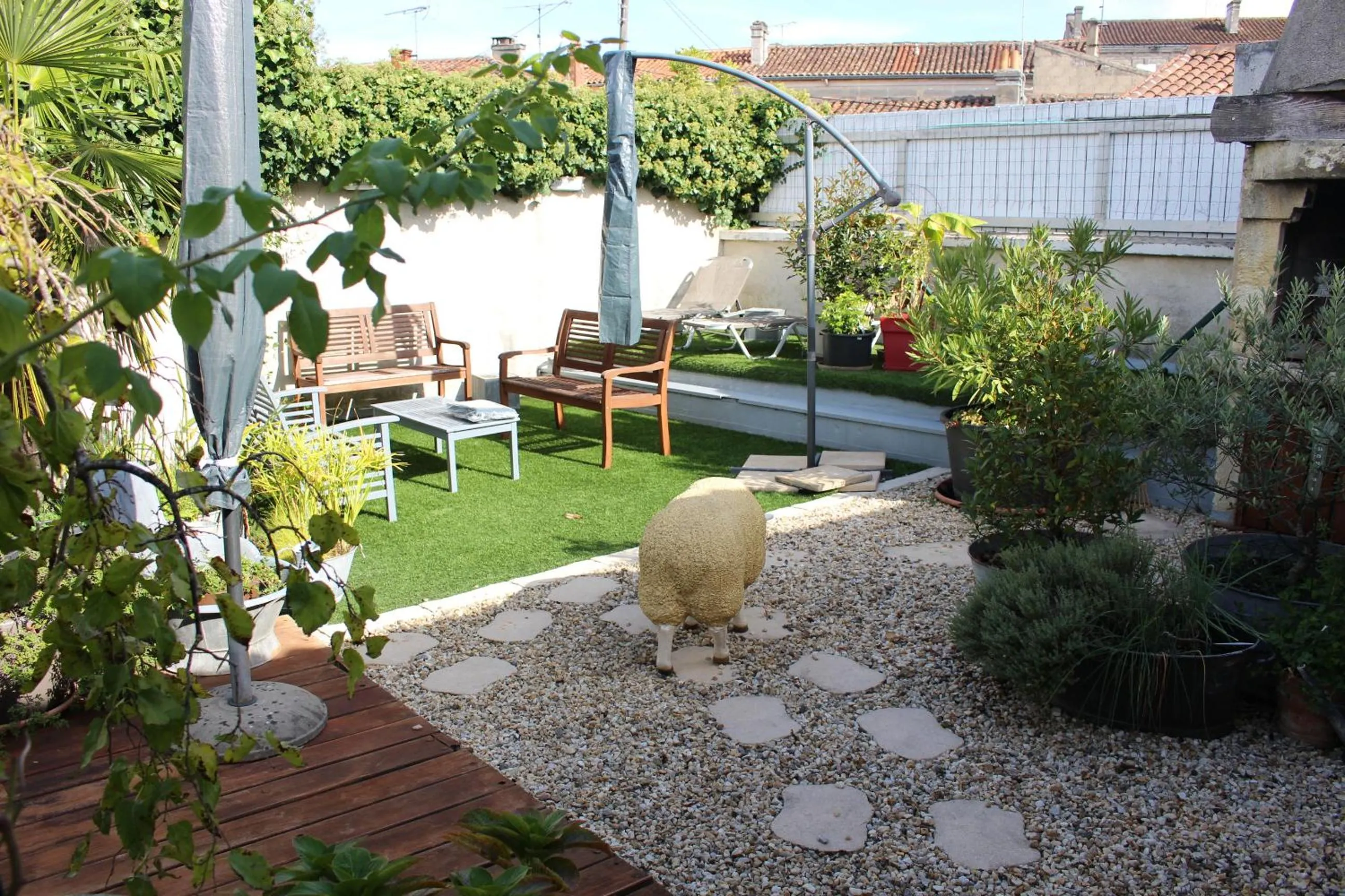 Patio in Suite en Terrasse à Cognac