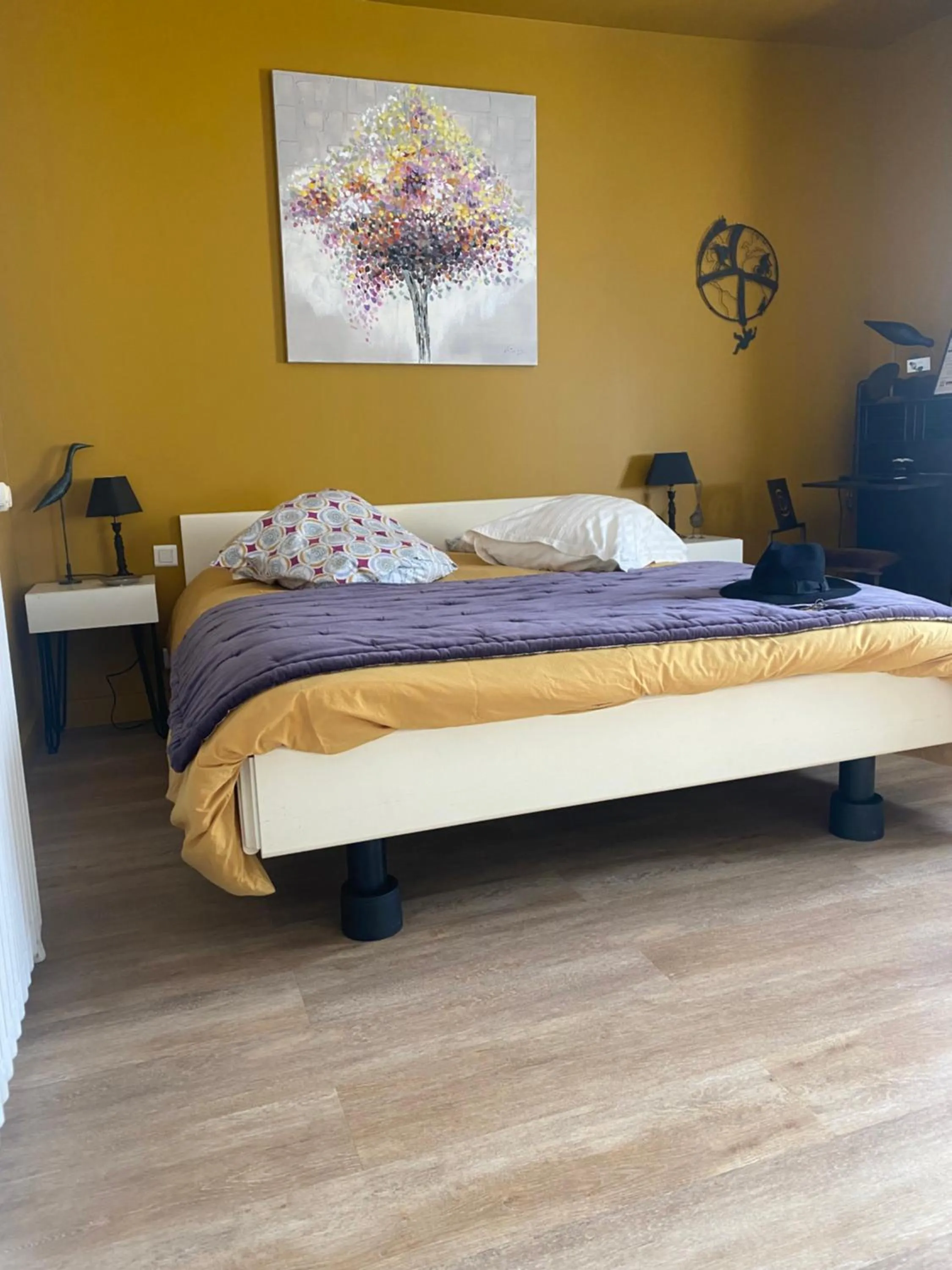 Bedroom, Bed in Suite en Terrasse à Cognac