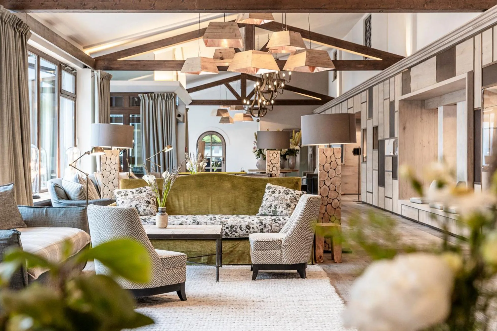 Lobby or reception in Alpenhof Murnau