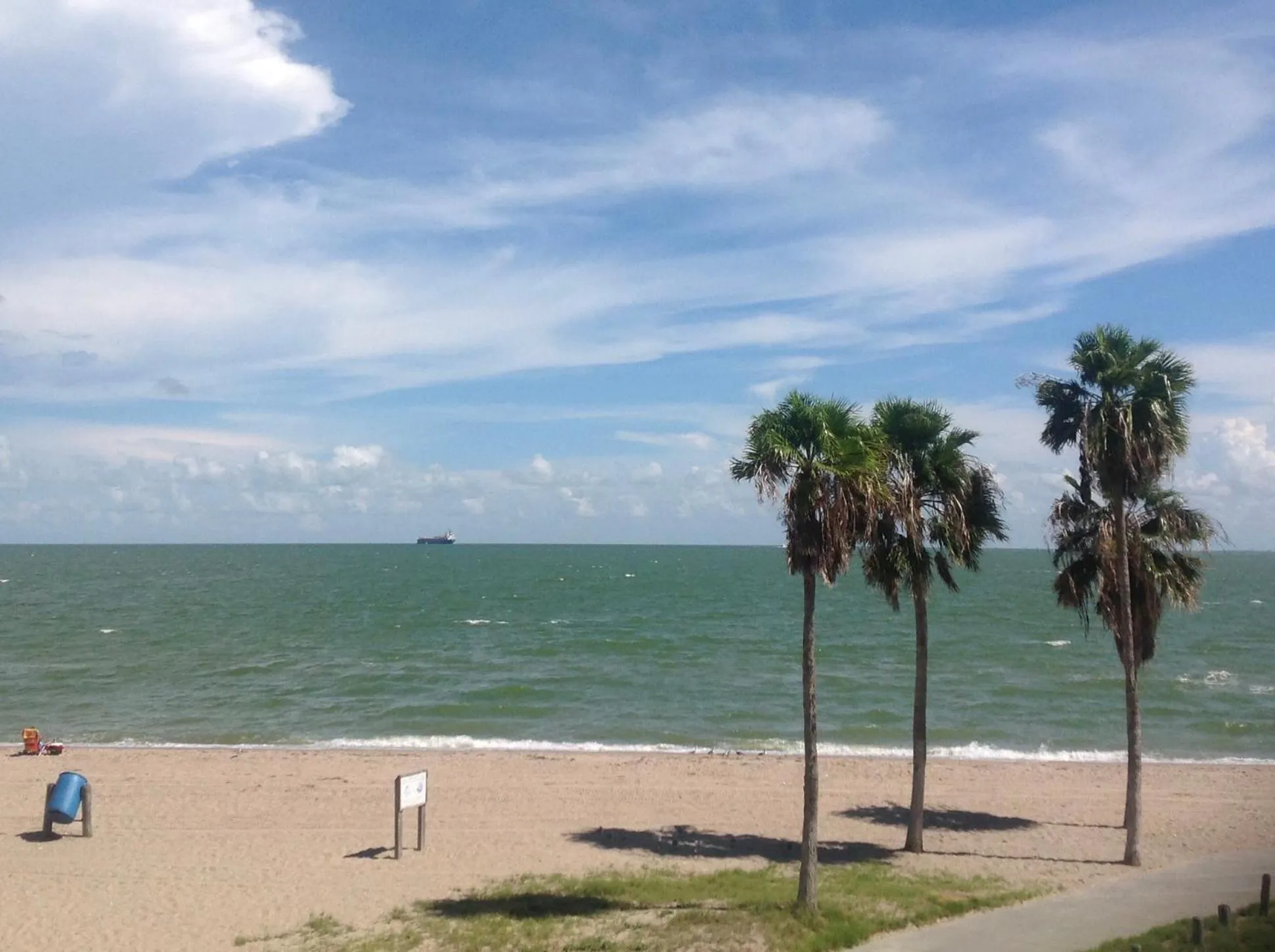 Sea view in Spectacular Beach View!