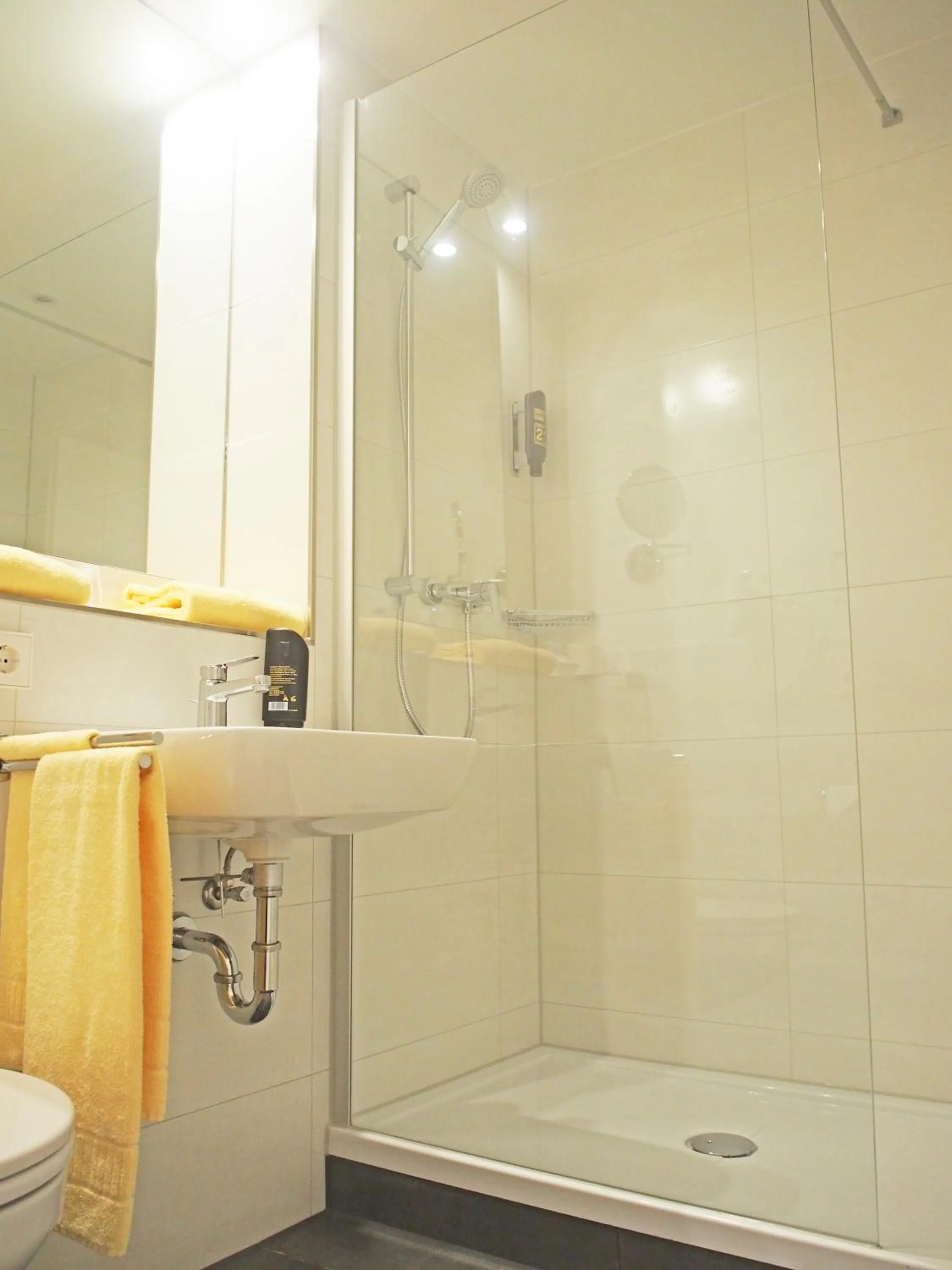 Photo of the whole room in MY Parkhotel by AR Hotels