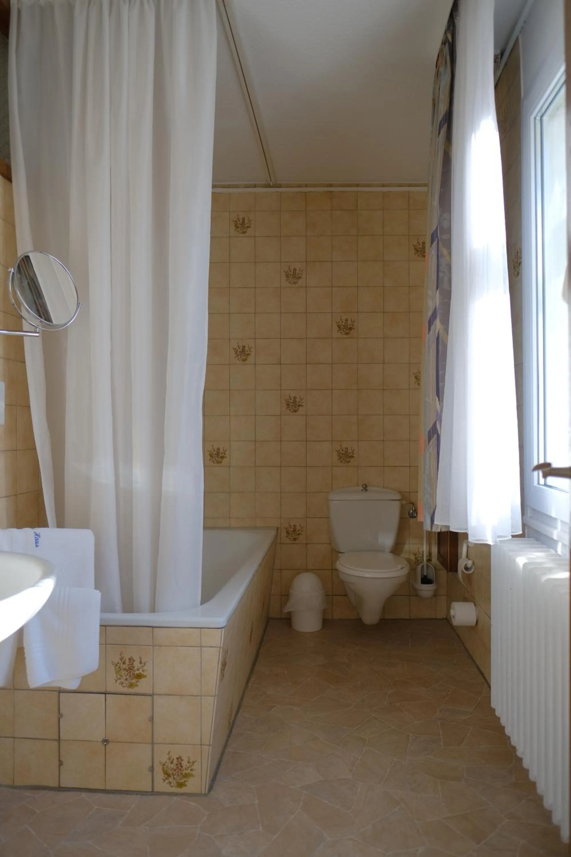 Bathroom in Parkhotel Goldlinde