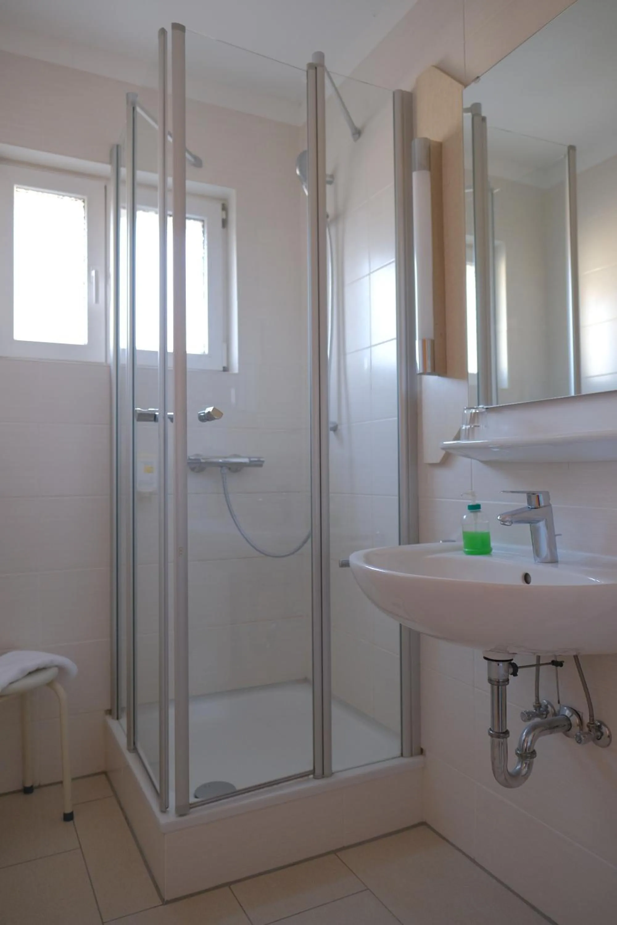 Shower in Parkhotel Goldlinde