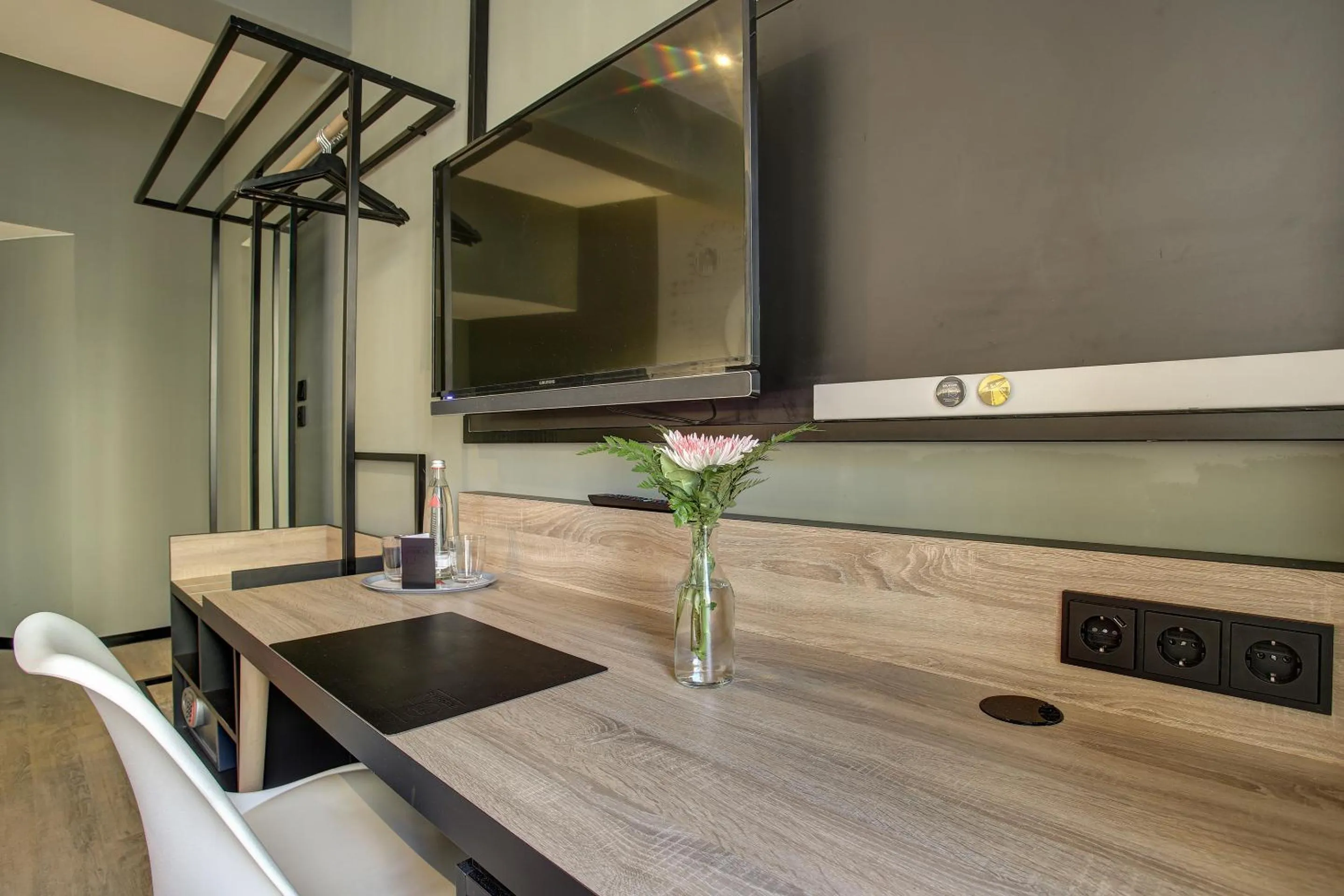 Photo of the whole room in Boutique 003 Köln City am Dom, Trademark Collection by Wyndham