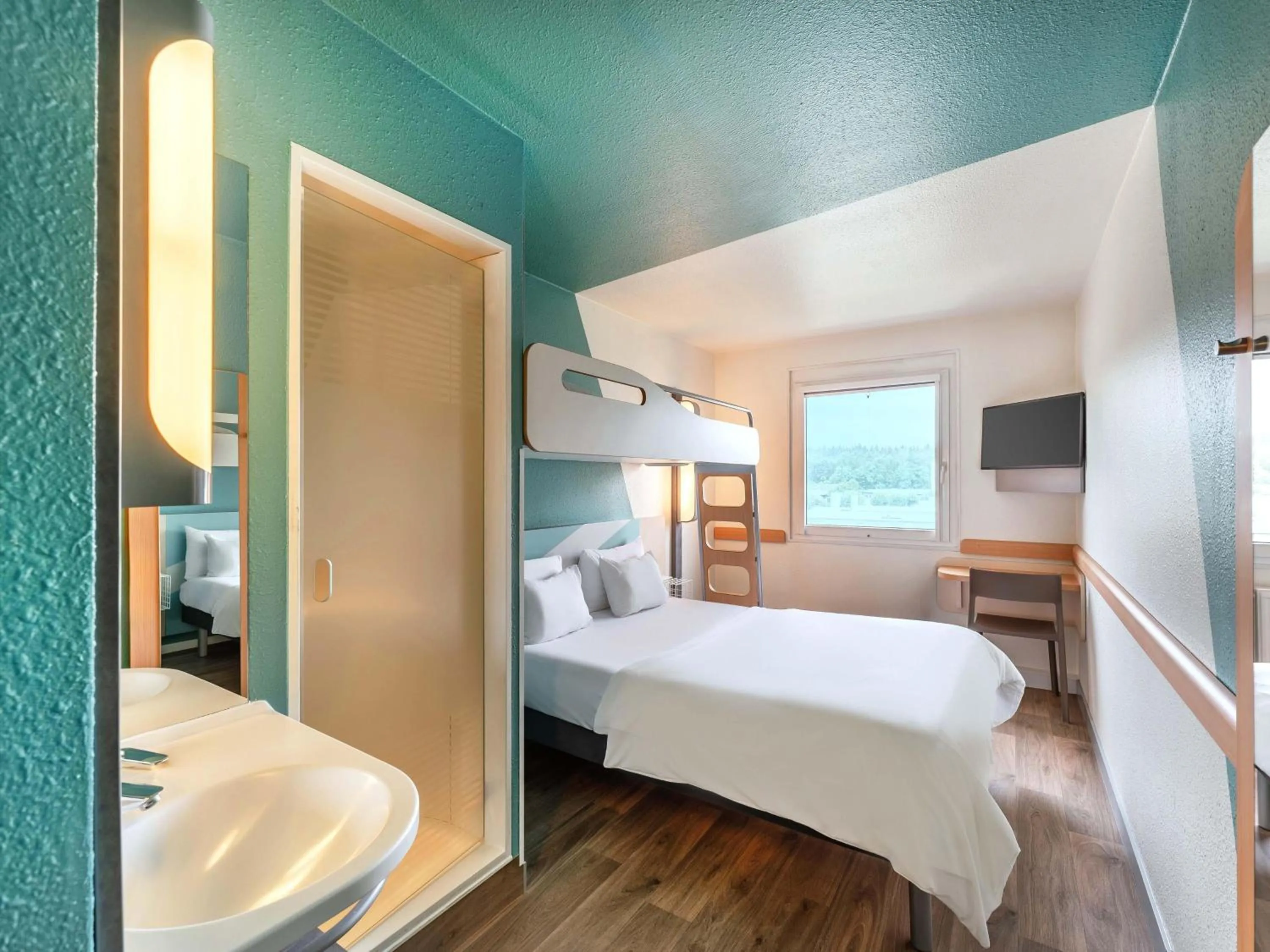 Photo of the whole room, Bed in B&B HOTEL Braunschweig-West