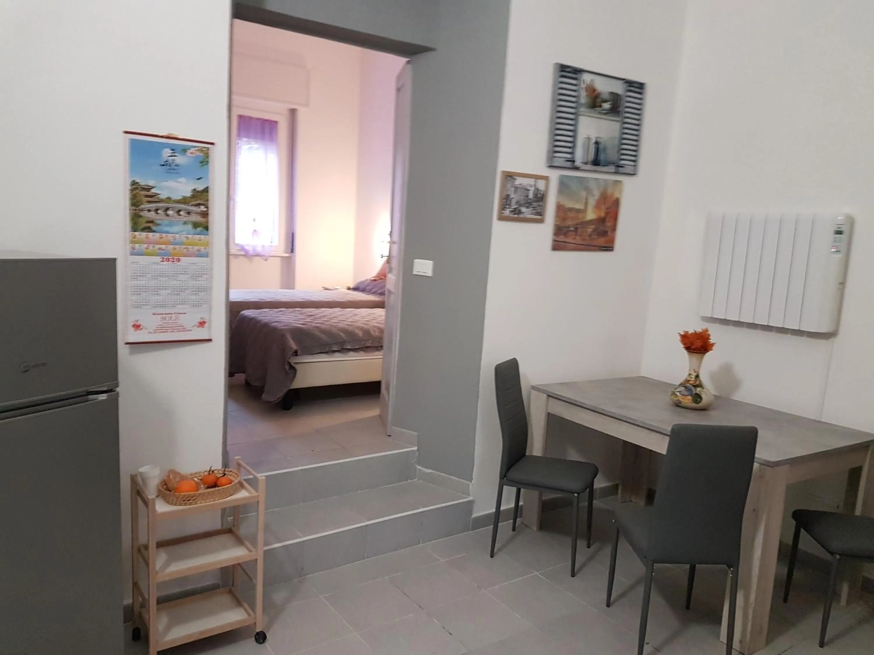 Dining area, Bed in B&B Confine