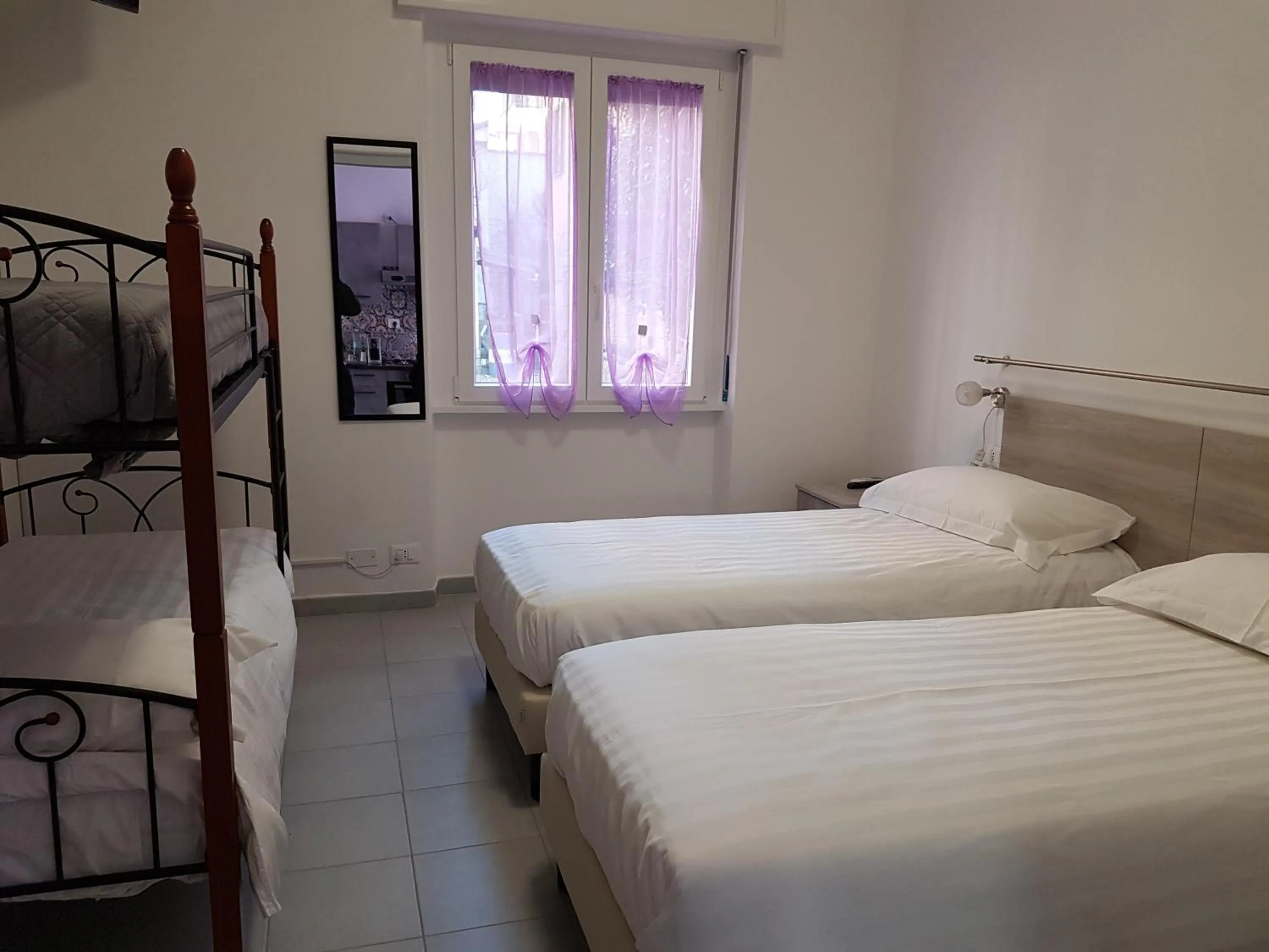 Photo of the whole room, Bed in B&B Confine