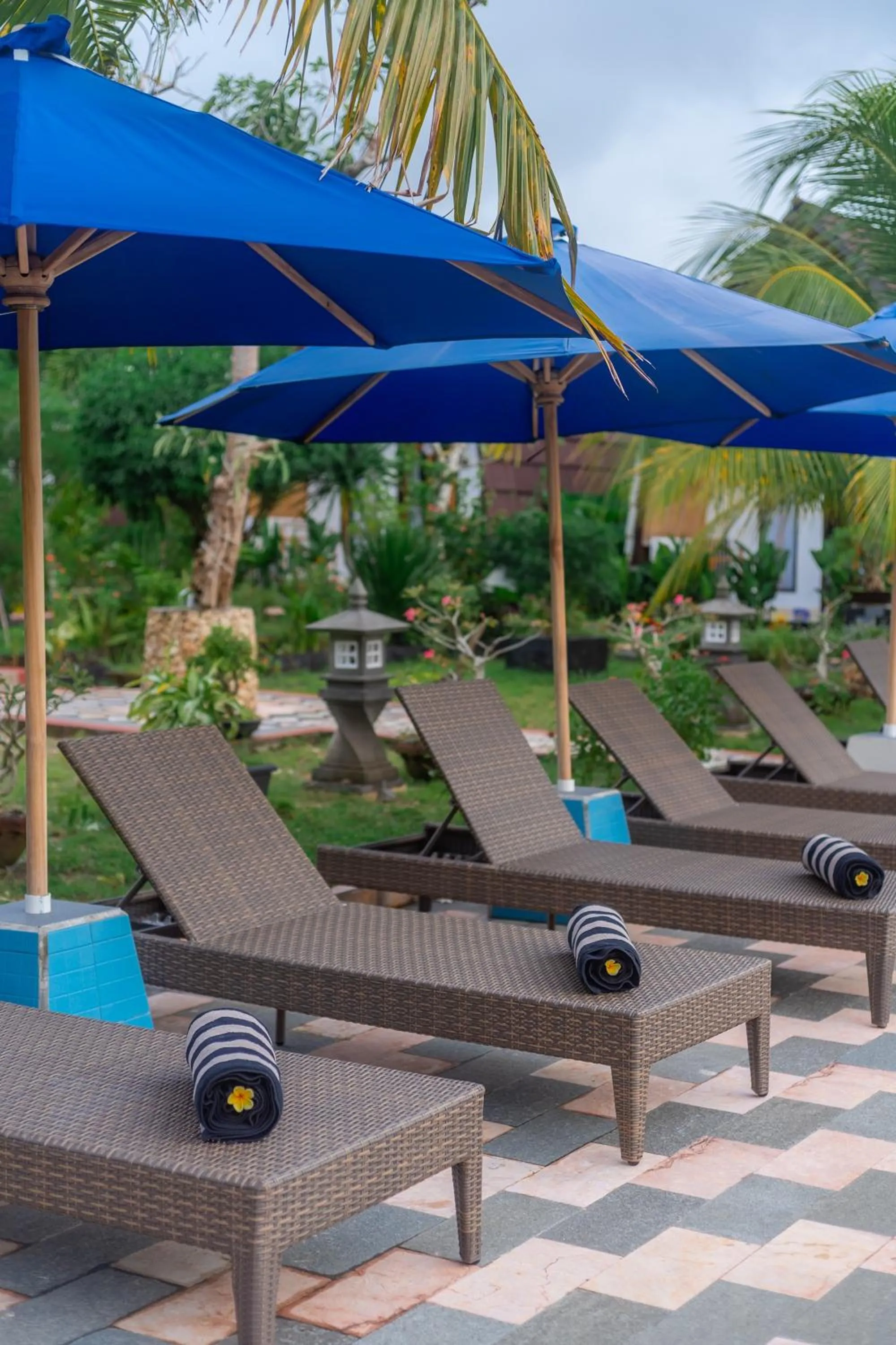 sunbed in Penida Sunset Ocean View Bungalows