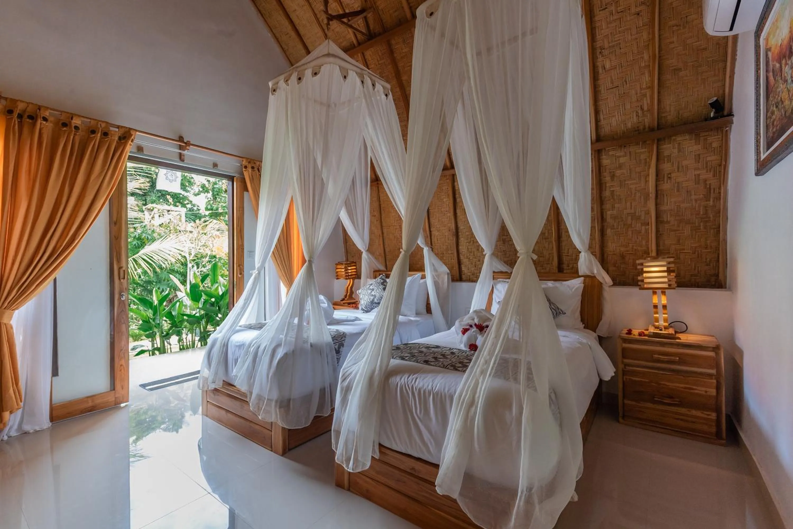 Bed in Penida Sunset Ocean View Bungalows