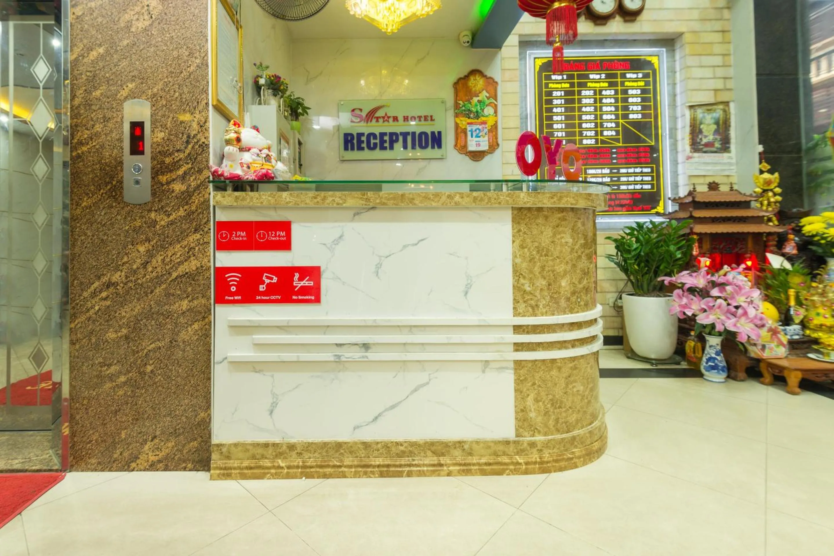 Lobby or reception in OYO 887 Star Hotel