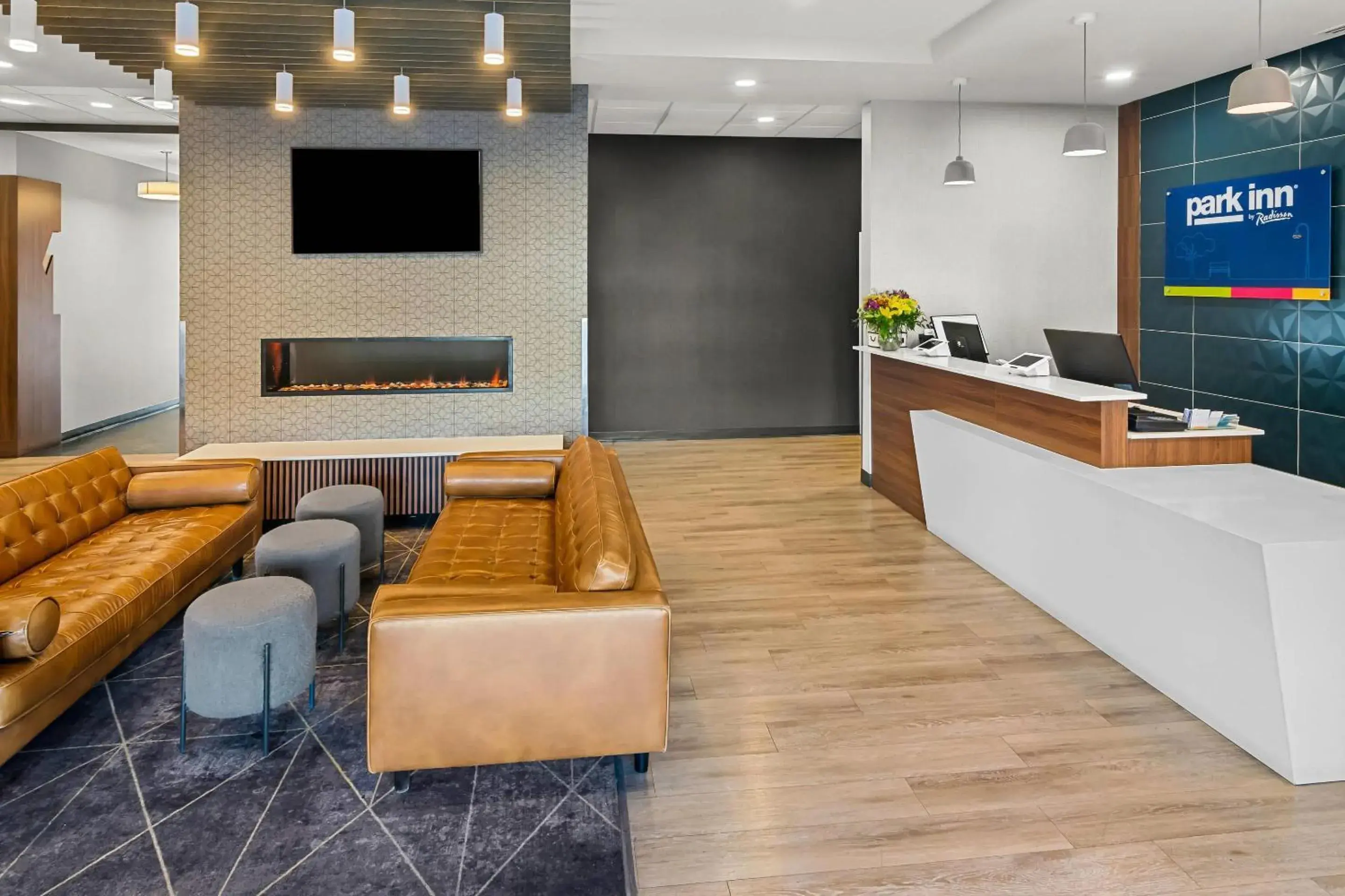 Lobby or reception in Park Inn by Radisson, Kelowna Lobby or reception in Park Inn by Radisson, Kelowna