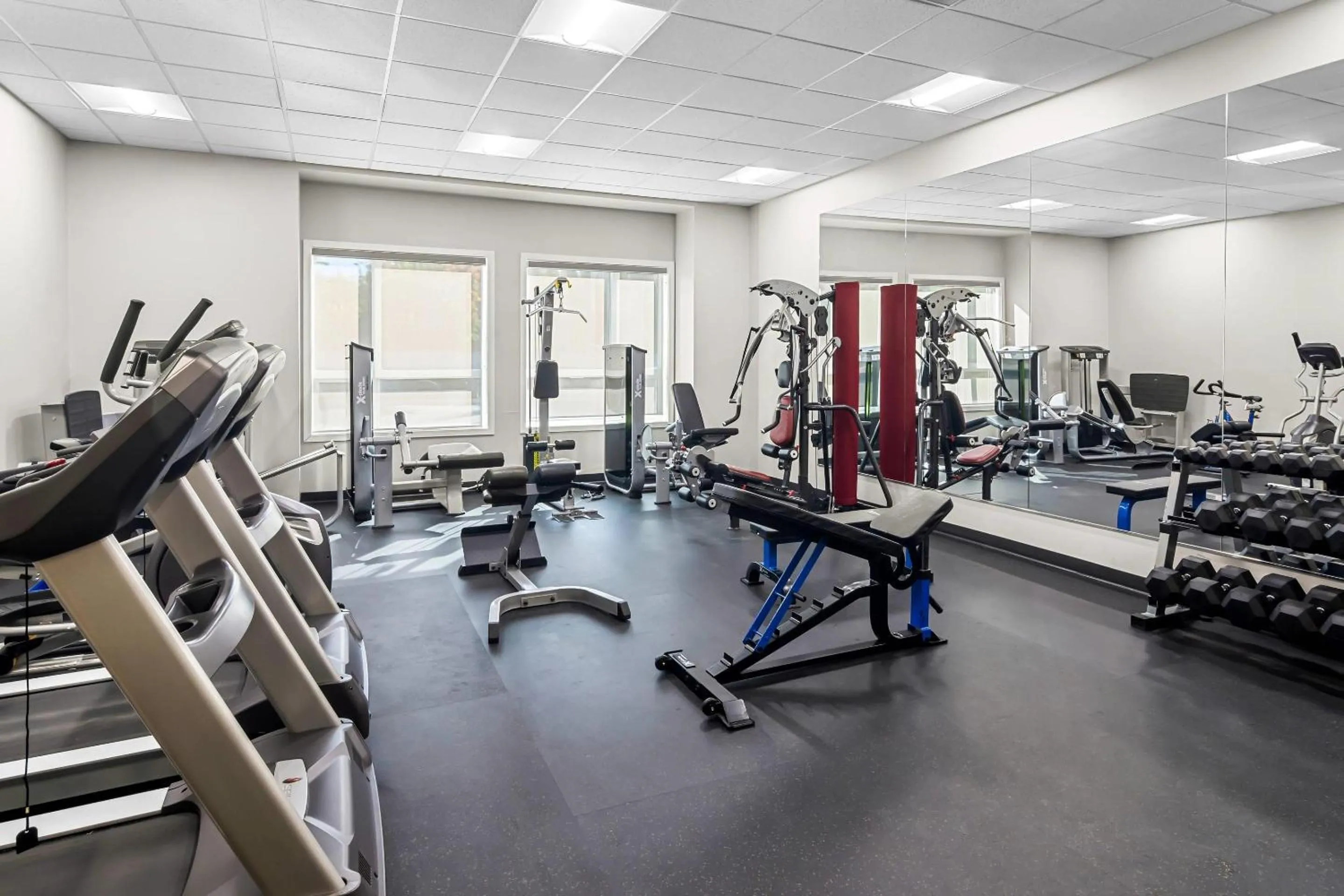 Fitness centre/facilities in Park Inn by Radisson, Kelowna