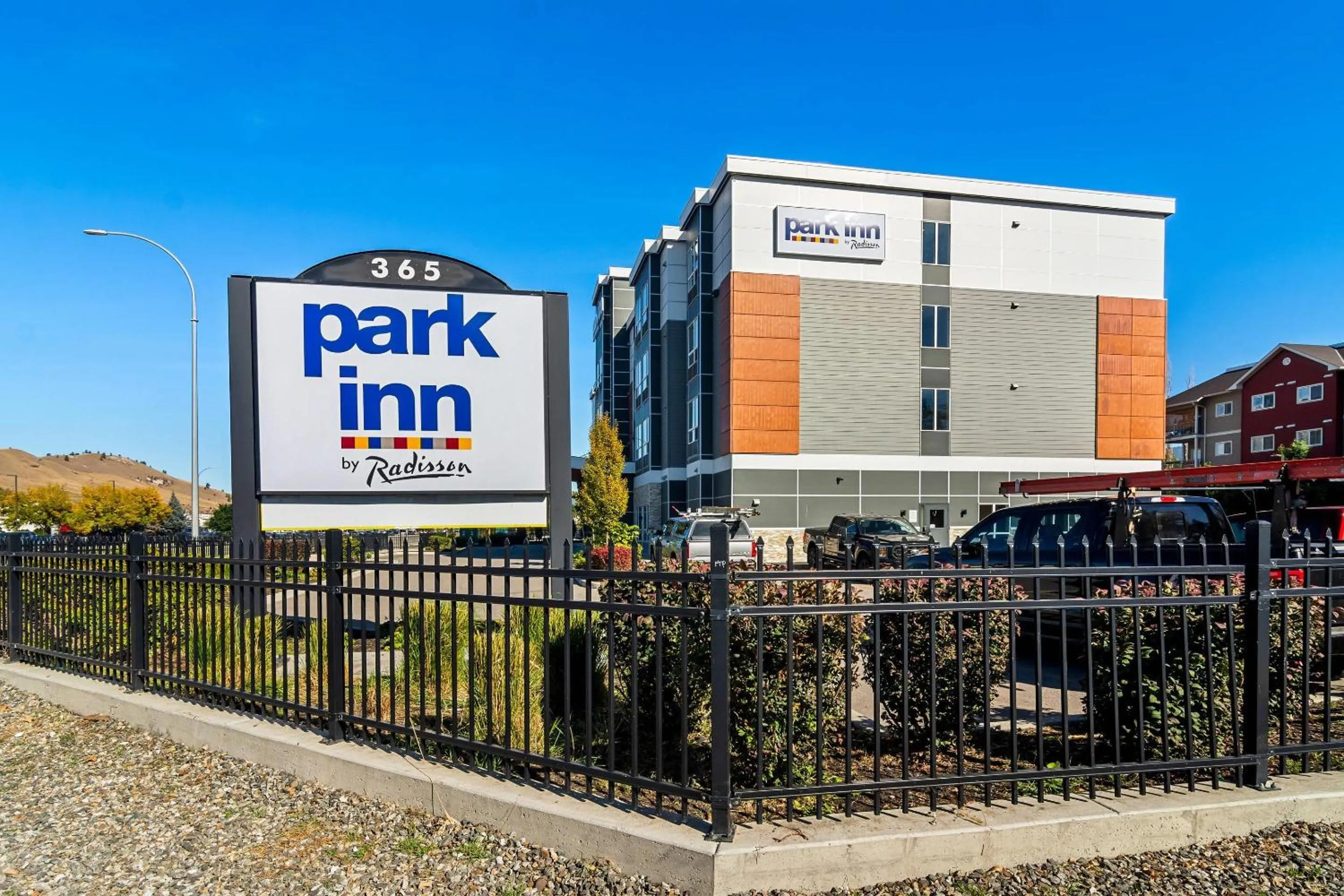 Property building in Park Inn by Radisson, Kelowna