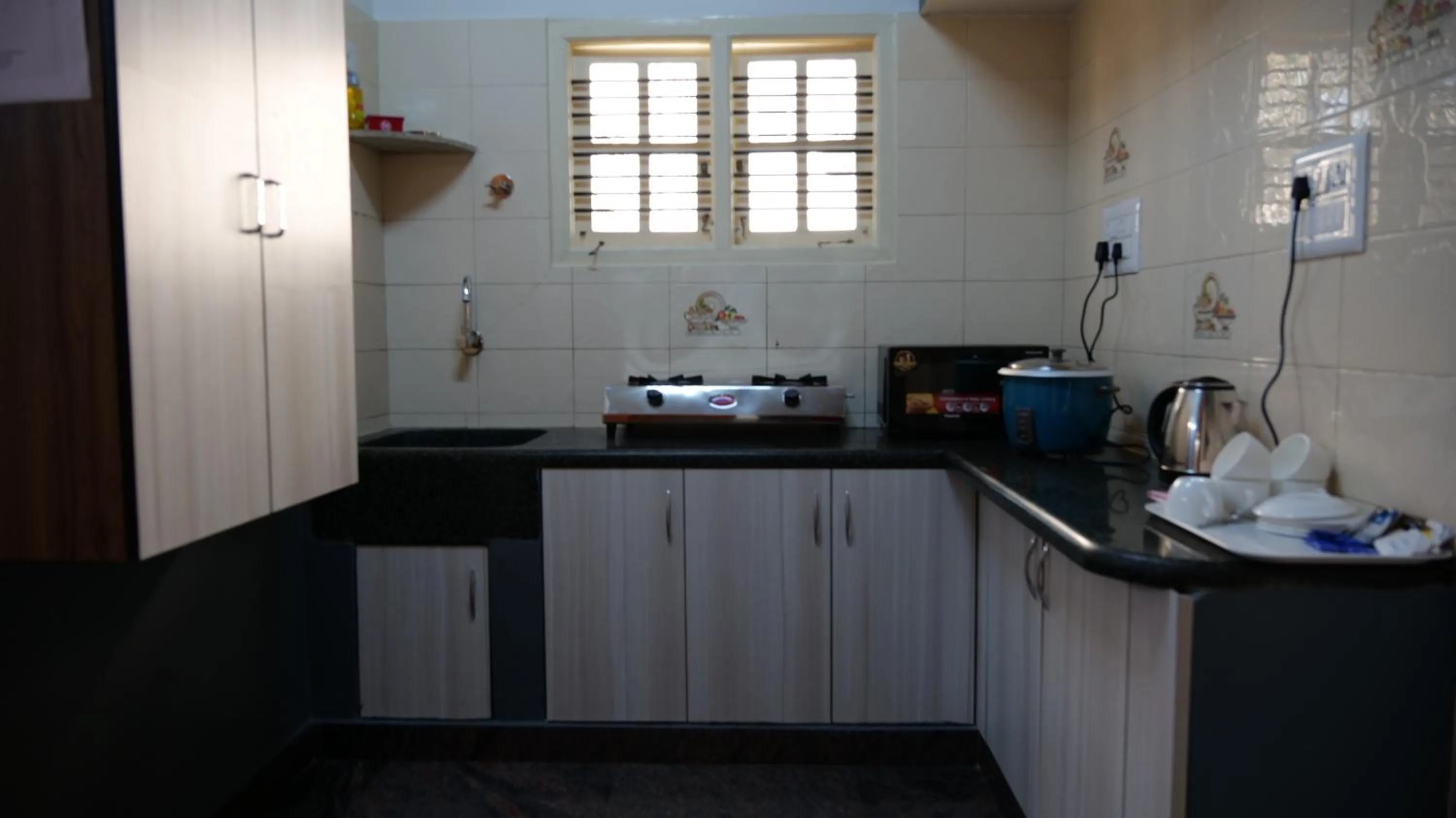 Coffee/tea facilities in The Ventura Grand Hotel