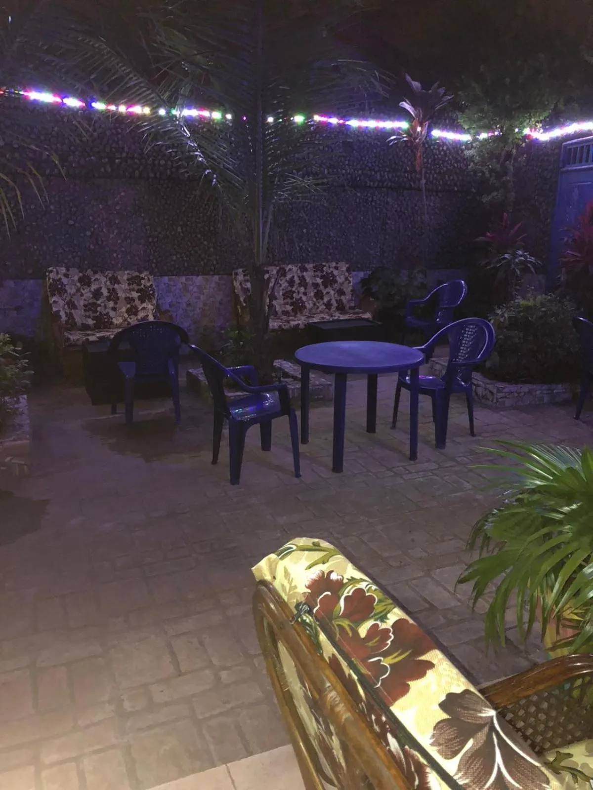 Restaurant/places to eat in HAKABA