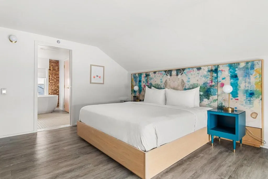 Bed in The Doyle Hotel