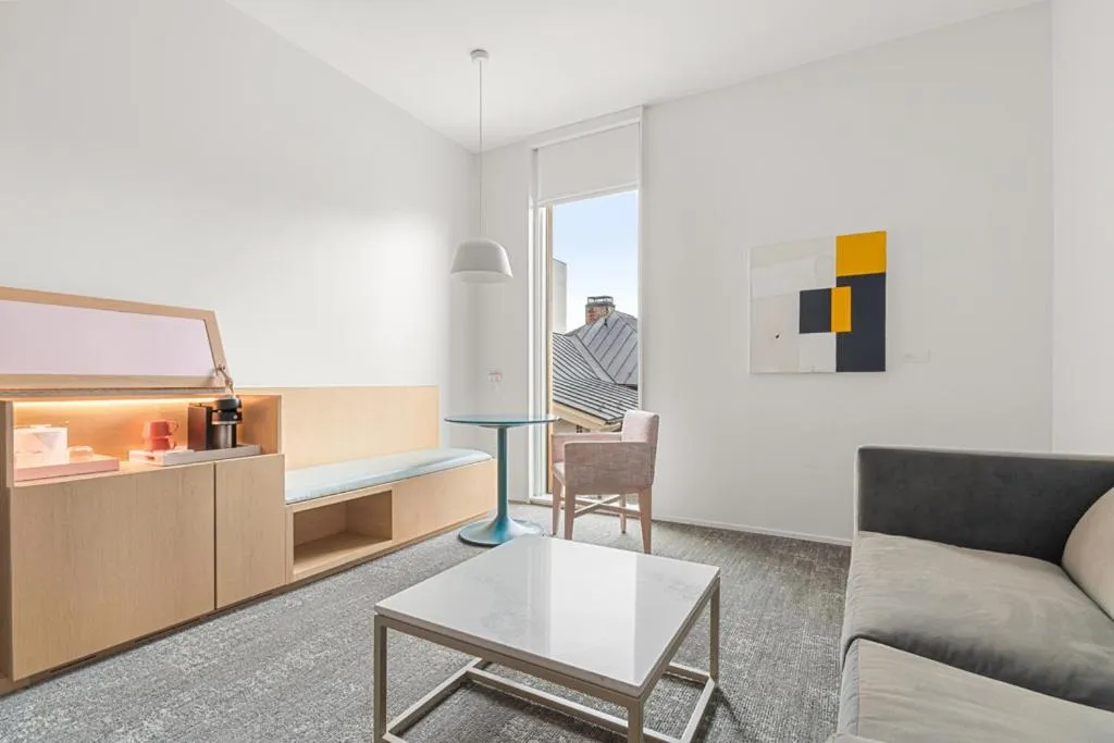 Living room, Bed in The Doyle Hotel