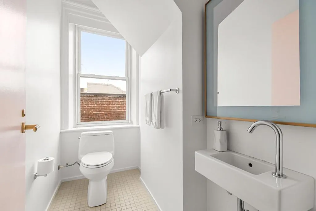 Toilet in The Doyle Hotel