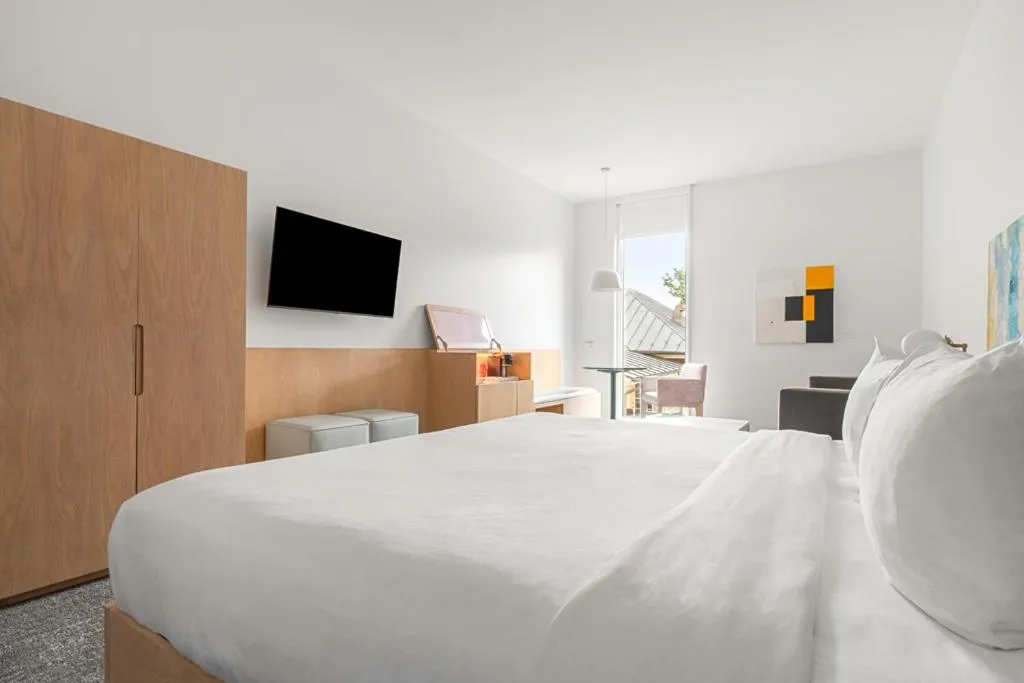 Bed in The Doyle Hotel