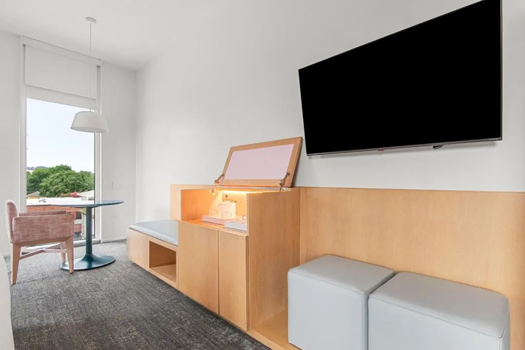 TV and multimedia, Bed in The Doyle Hotel