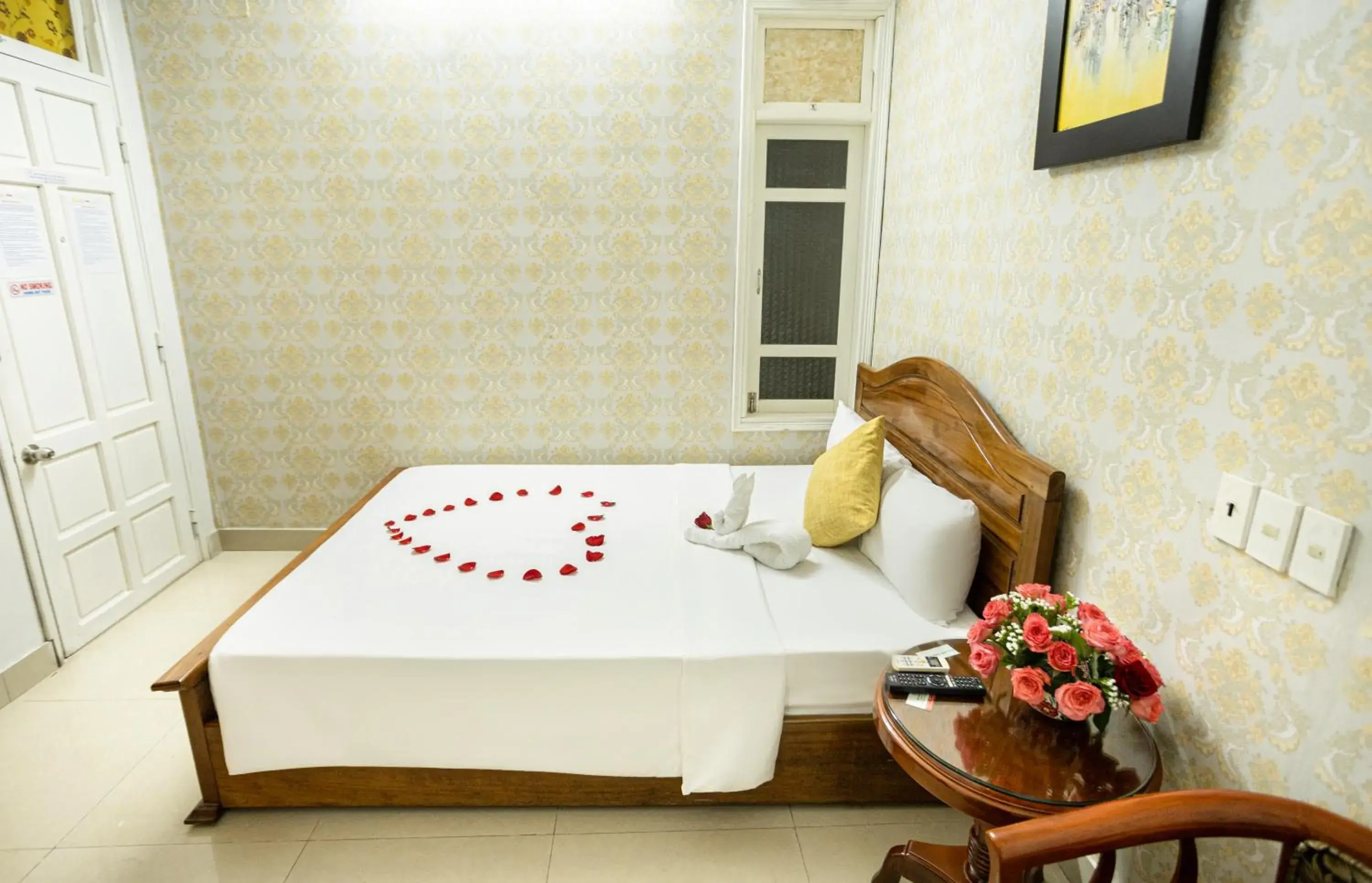 Bed in Hue Harmony Hotel Bed in Hue Harmony Hotel