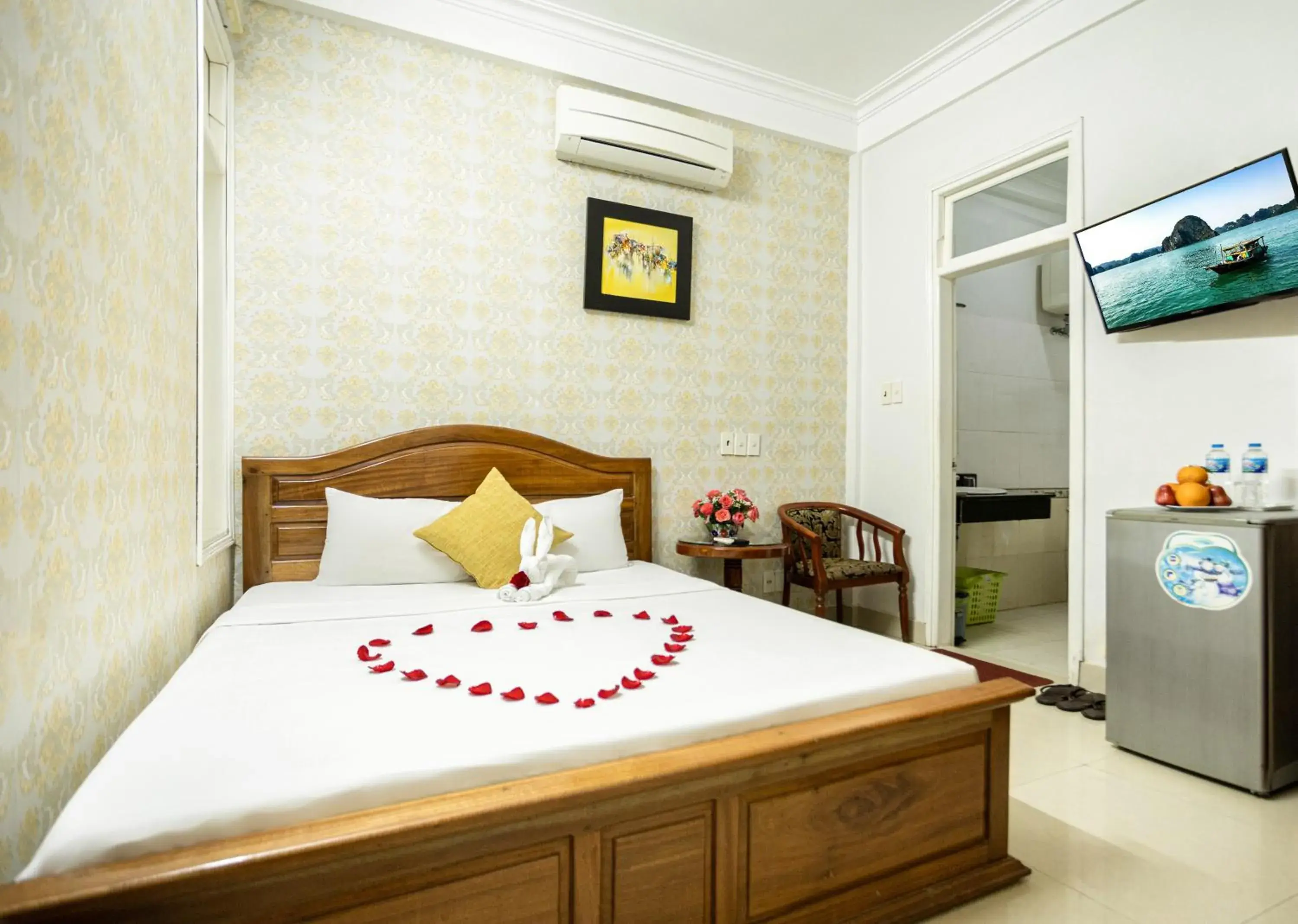 Bed in Hue Harmony Hotel Bed in Hue Harmony Hotel