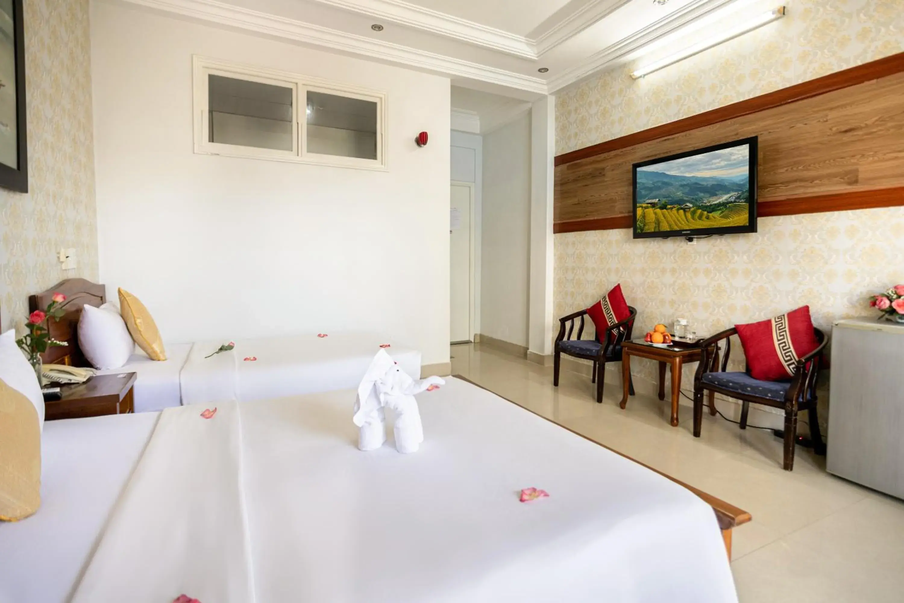 Bed in Hue Harmony Hotel Bed in Hue Harmony Hotel