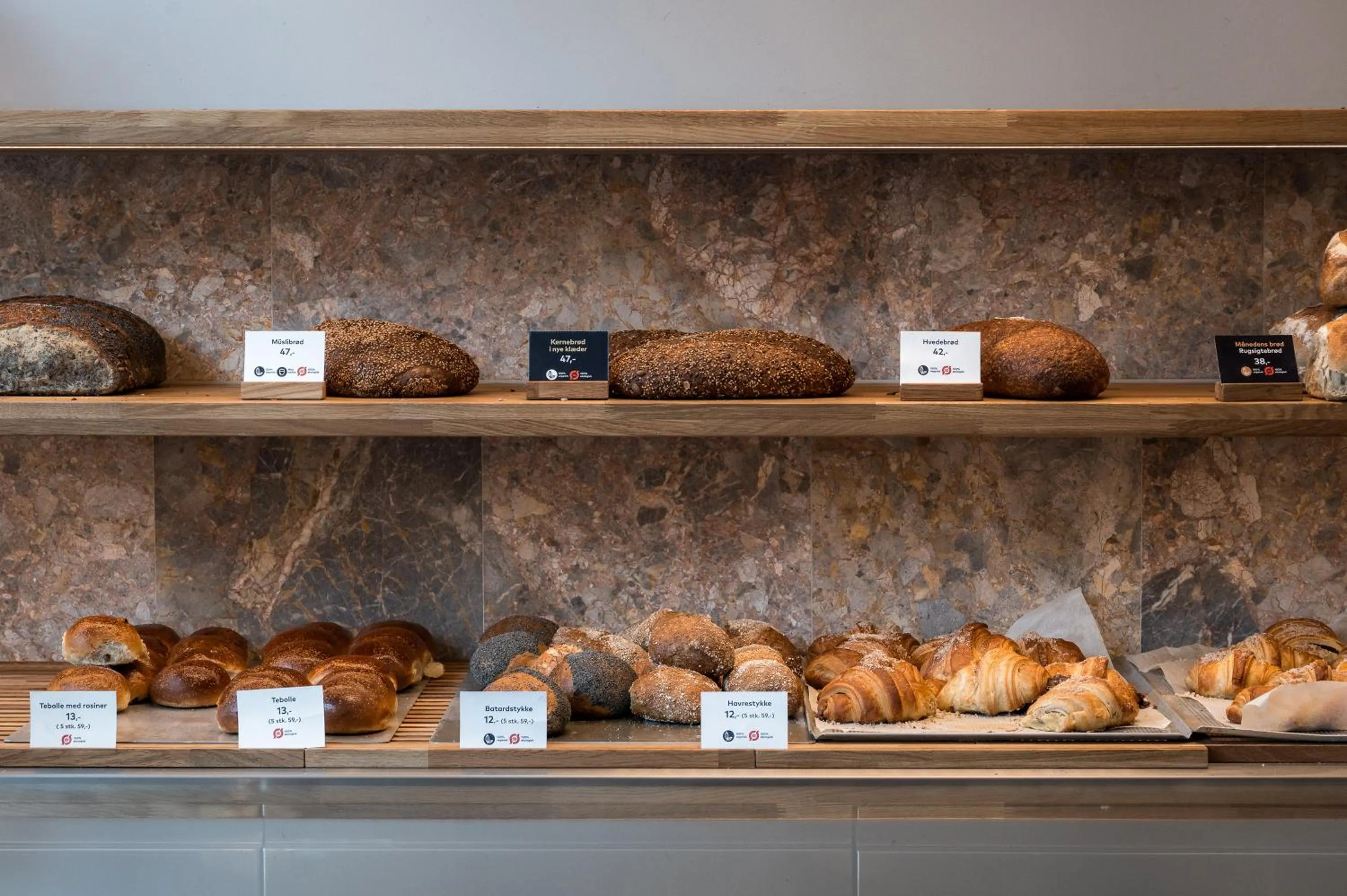 Restaurant/places to eat in The Pier apartments by Daniel&Jacob's