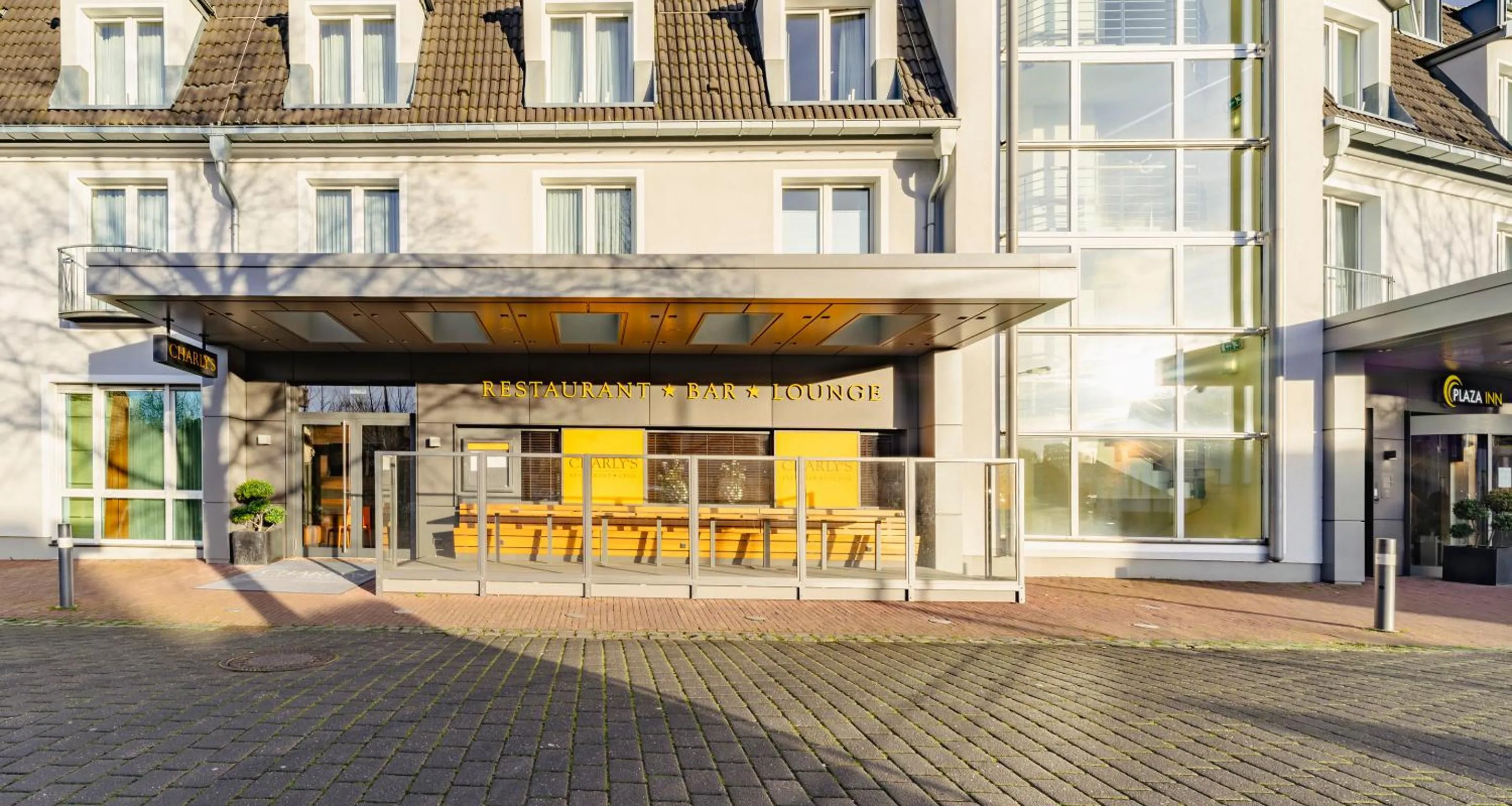 Property building in PLAZA INN Köln Pulheim