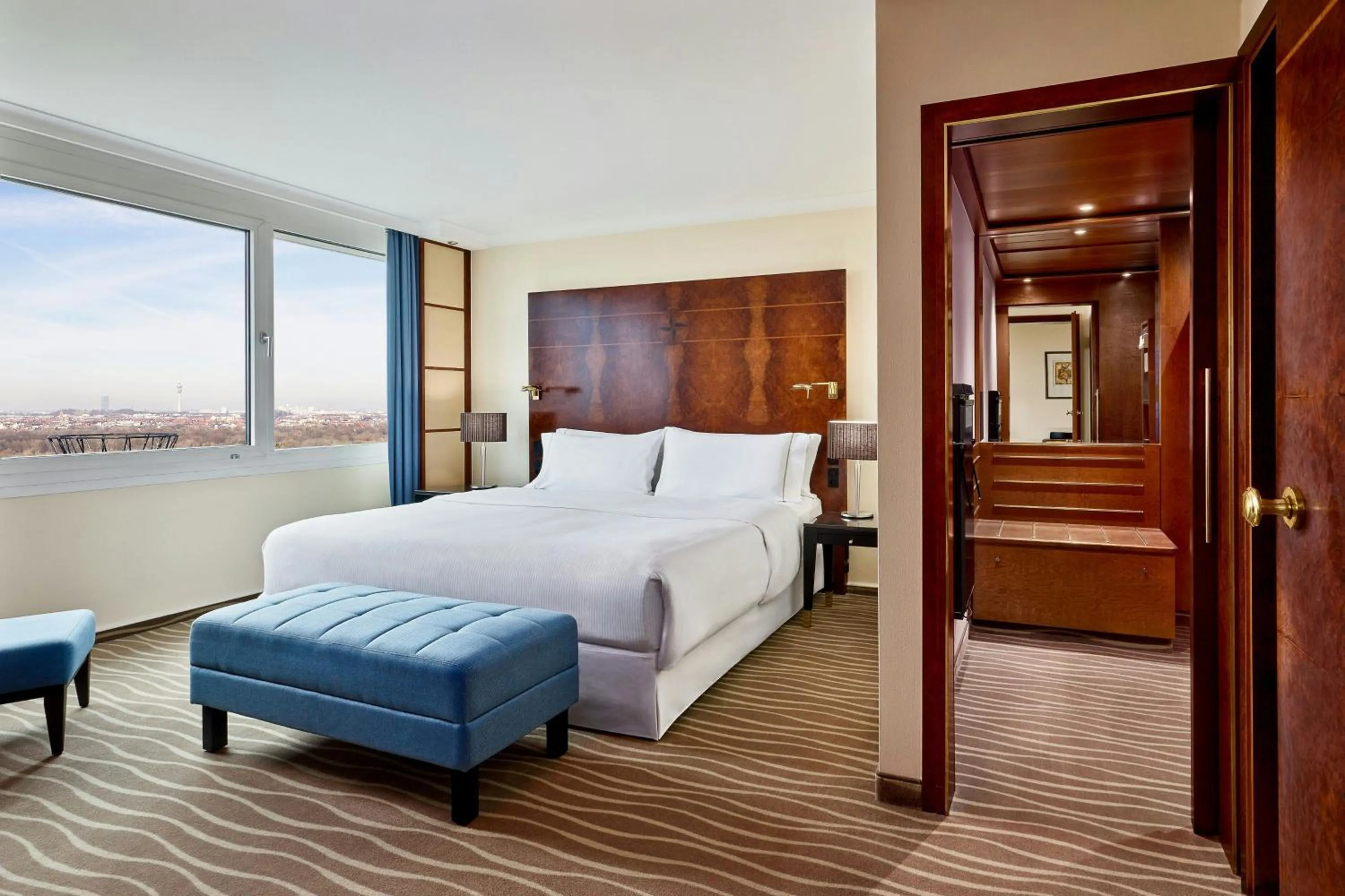 Bedroom, Bed in The Westin Grand Munich