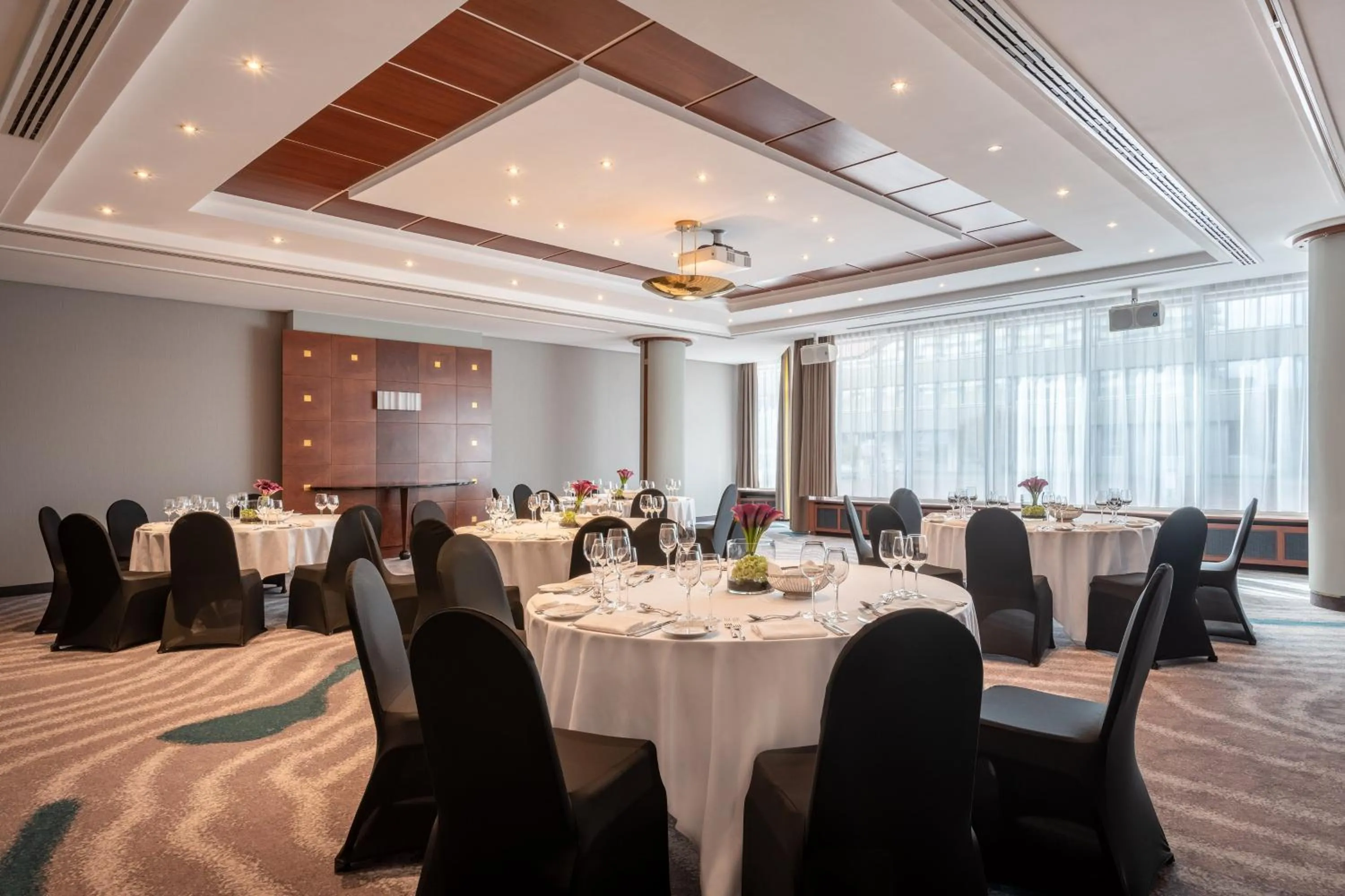 Lounge or bar in The Westin Grand Munich