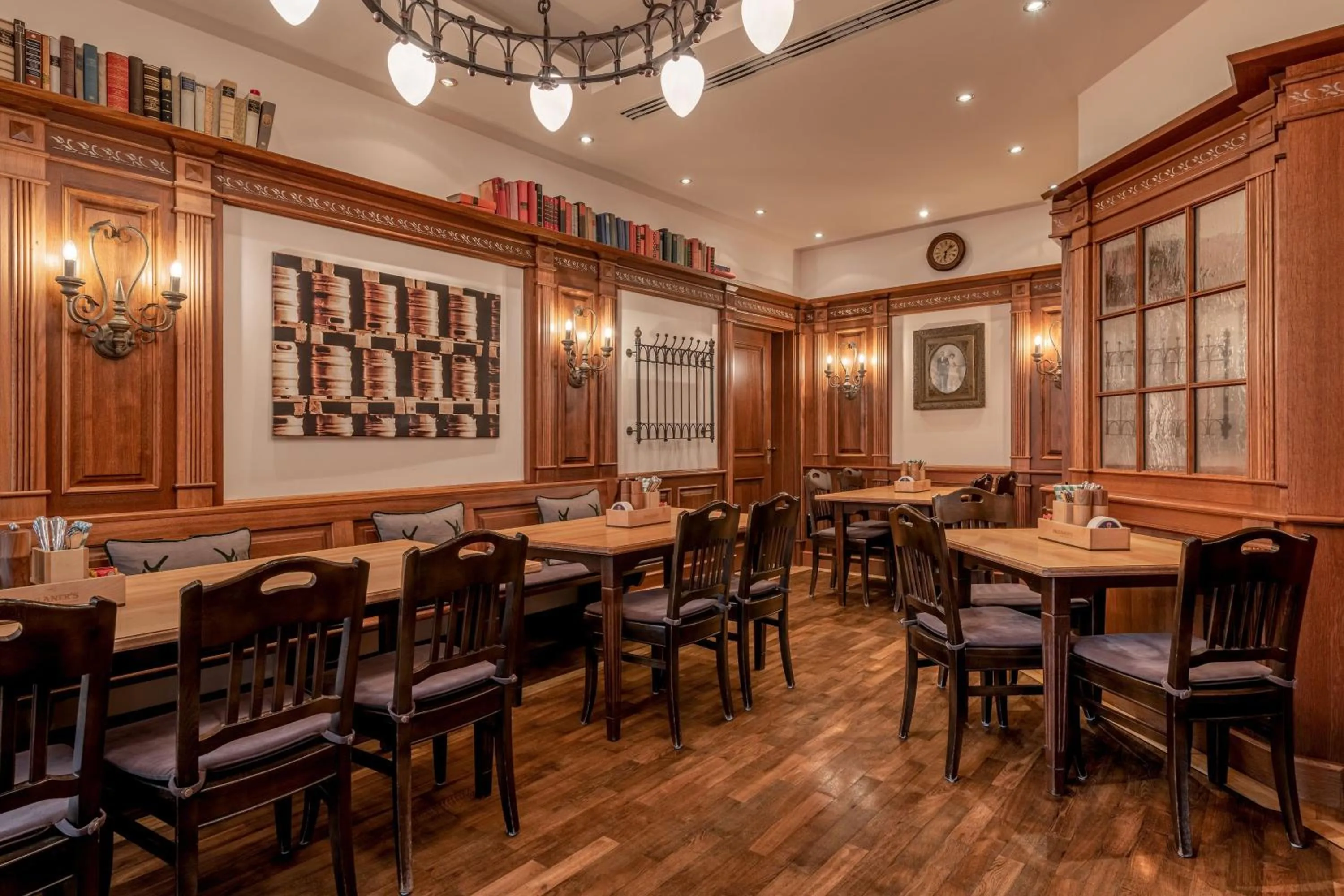 Restaurant/places to eat in The Westin Grand Munich