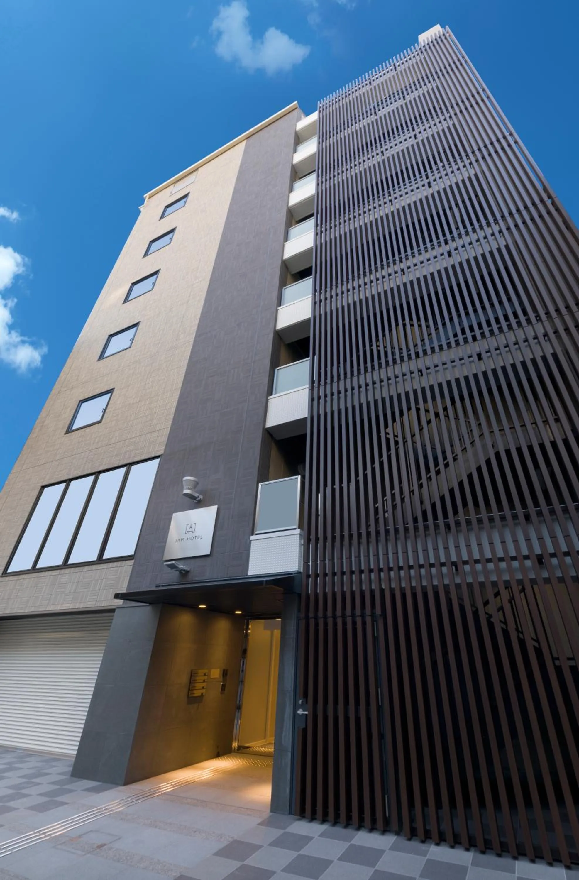 Facade/entrance in IAM HOTEL