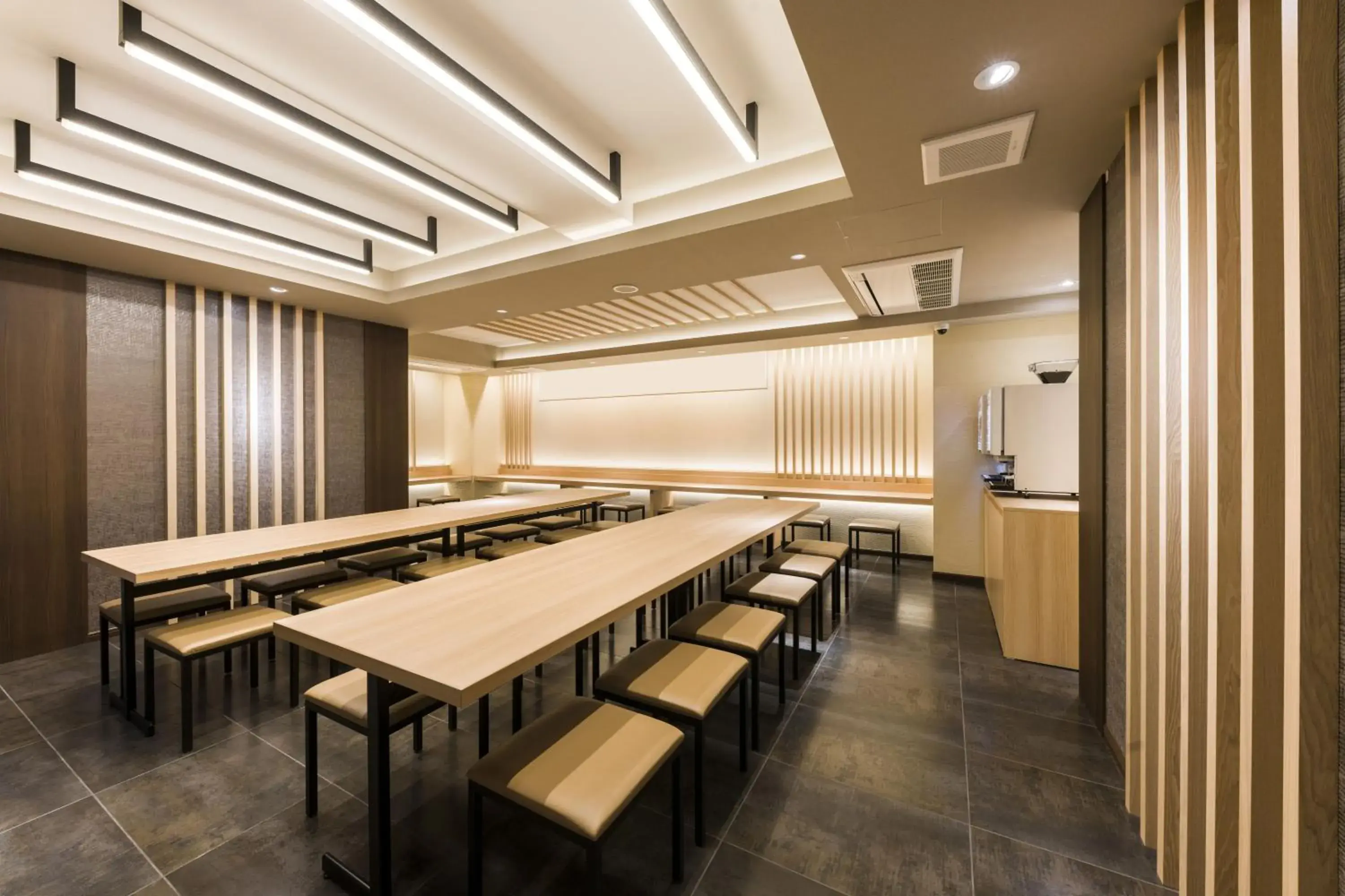 Restaurant/places to eat in IAM HOTEL Restaurant/places to eat in IAM HOTEL