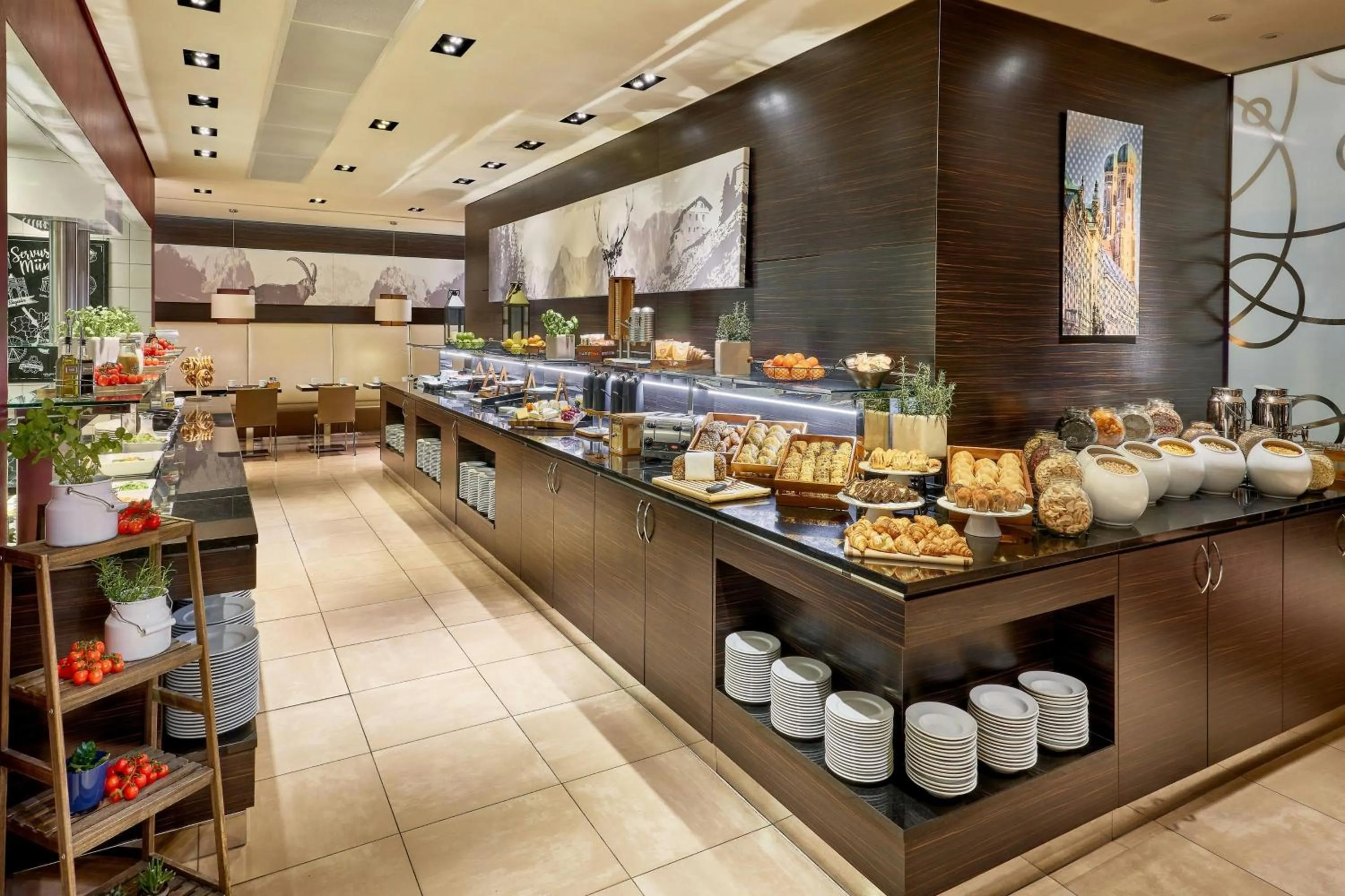 Breakfast in Four Points by Sheraton Munich Arabellapark