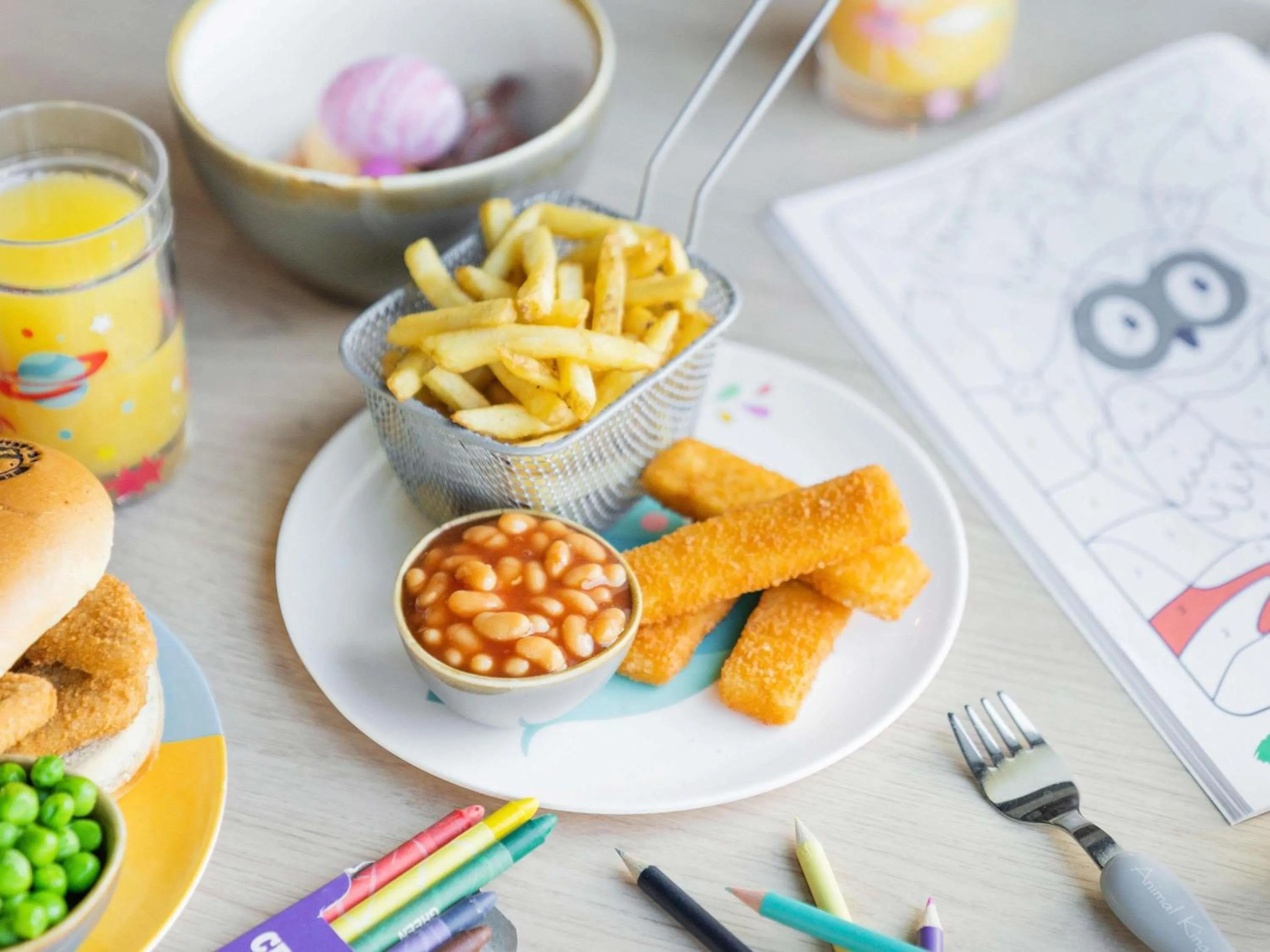 Restaurant/places to eat in Mercure Newport