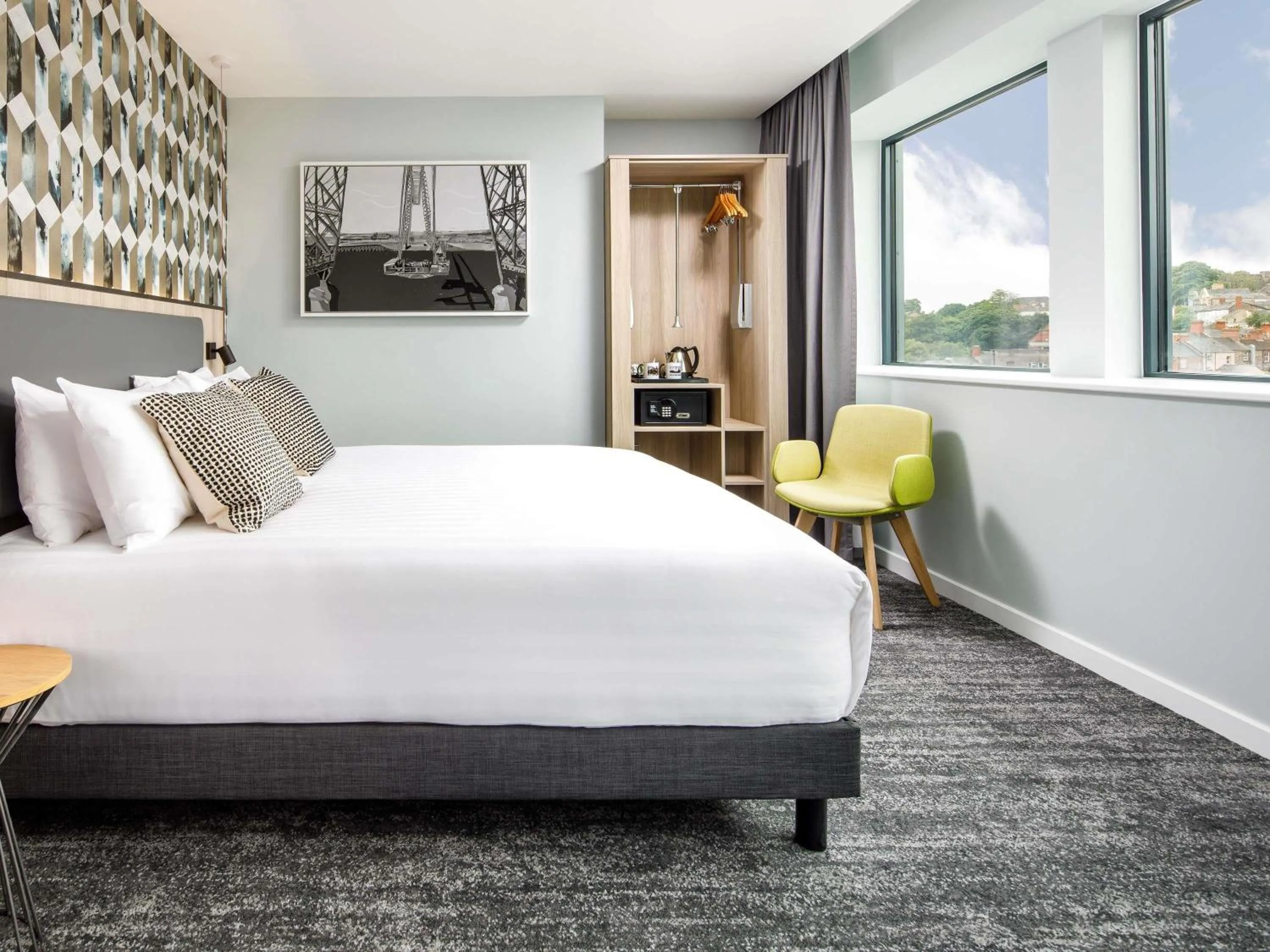 Bedroom, Bed in Mercure Newport