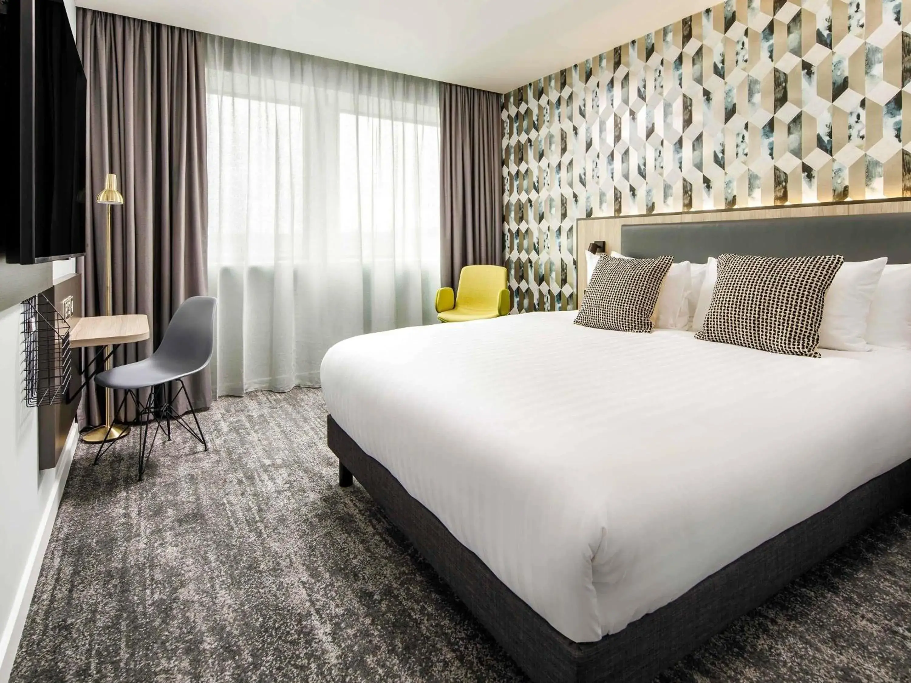 Property building, Bed in Mercure Newport Property building, Bed in Mercure Newport