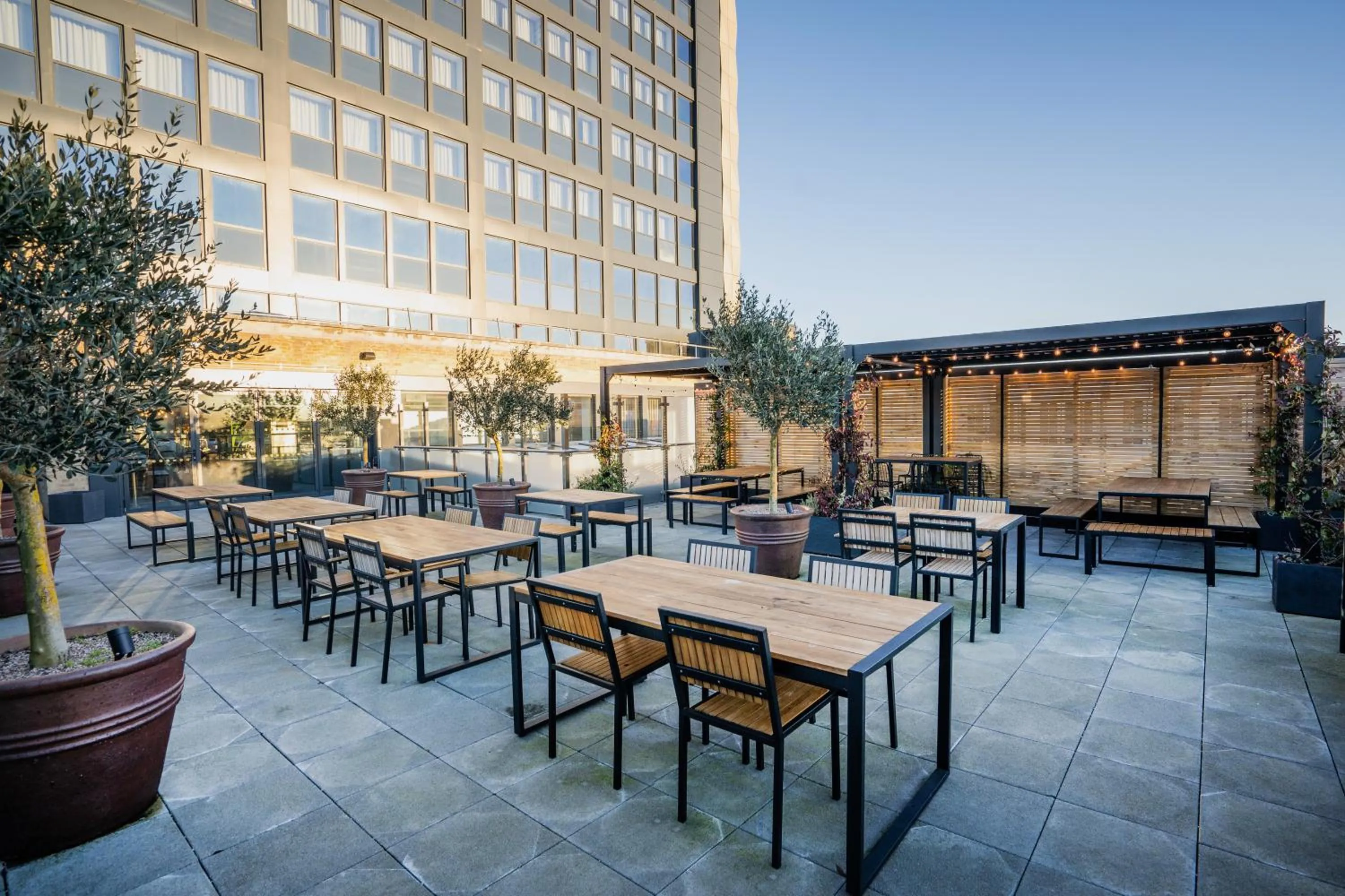 Restaurant/places to eat in Mercure Newport